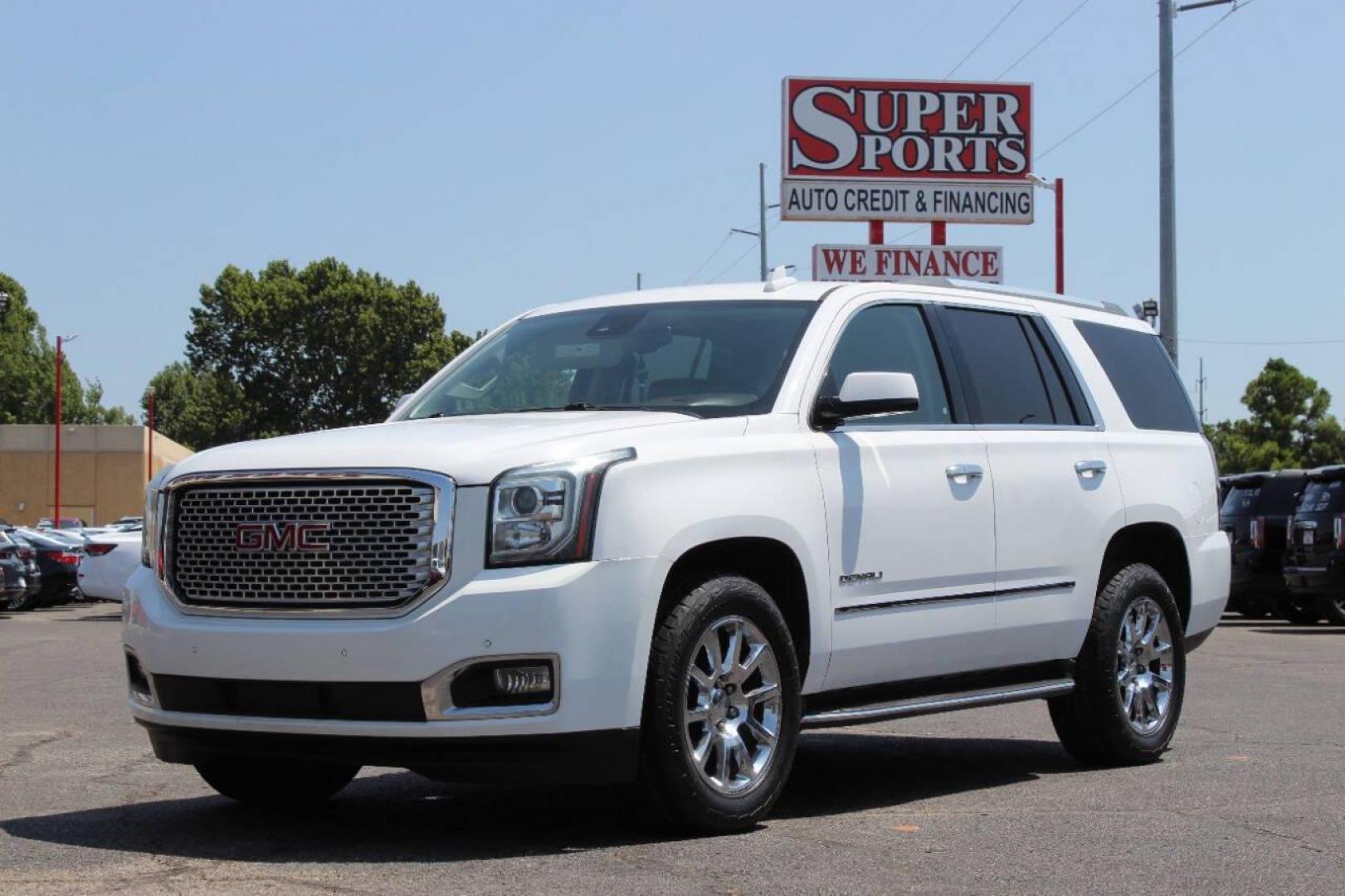 2016 White GMC Yukon Denali 2WD (1GKS1CKJ1GR) with an 6.2L V8 OHV 16V engine, 6A transmission, located at 4301 NW 39th , Oklahoma City, OK, 73112, (405) 949-5600, 35.512135, -97.598671 - NO DRIVERS LICENCE -NO FULL COVERAGE INSURANCE - NO CREDIT CHECK. COME ON OVER TO SUPERSPORTS, TAKE A LOOK AND TEST DRIVE. PLEASE GIVE US A CALL AT (405) 949-5600. NO LICENCIA DE CONDUCIR - NO SEGURO DE COBERTURA TOTAL - NO VERIFICACION DE CREDITO. VISITENOS EN SUPERSPORTS, MIRE NUESTRO - Photo#6