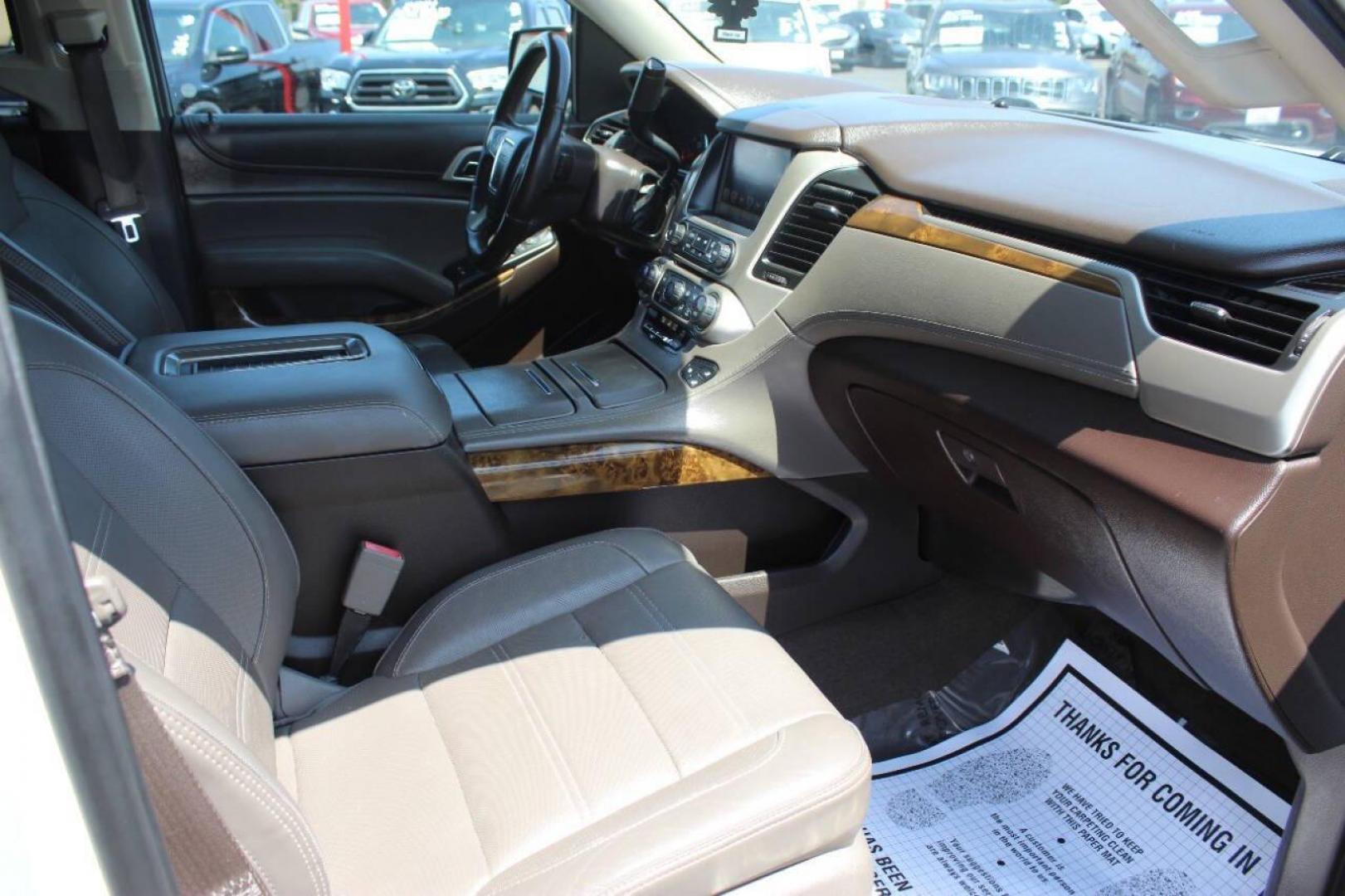 2016 White GMC Yukon Denali 2WD (1GKS1CKJ1GR) with an 6.2L V8 OHV 16V engine, 6A transmission, located at 4301 NW 39th , Oklahoma City, OK, 73112, (405) 949-5600, 35.512135, -97.598671 - NO DRIVERS LICENCE -NO FULL COVERAGE INSURANCE - NO CREDIT CHECK. COME ON OVER TO SUPERSPORTS, TAKE A LOOK AND TEST DRIVE. PLEASE GIVE US A CALL AT (405) 949-5600. NO LICENCIA DE CONDUCIR - NO SEGURO DE COBERTURA TOTAL - NO VERIFICACION DE CREDITO. VISITENOS EN SUPERSPORTS, MIRE NUESTRO - Photo#8