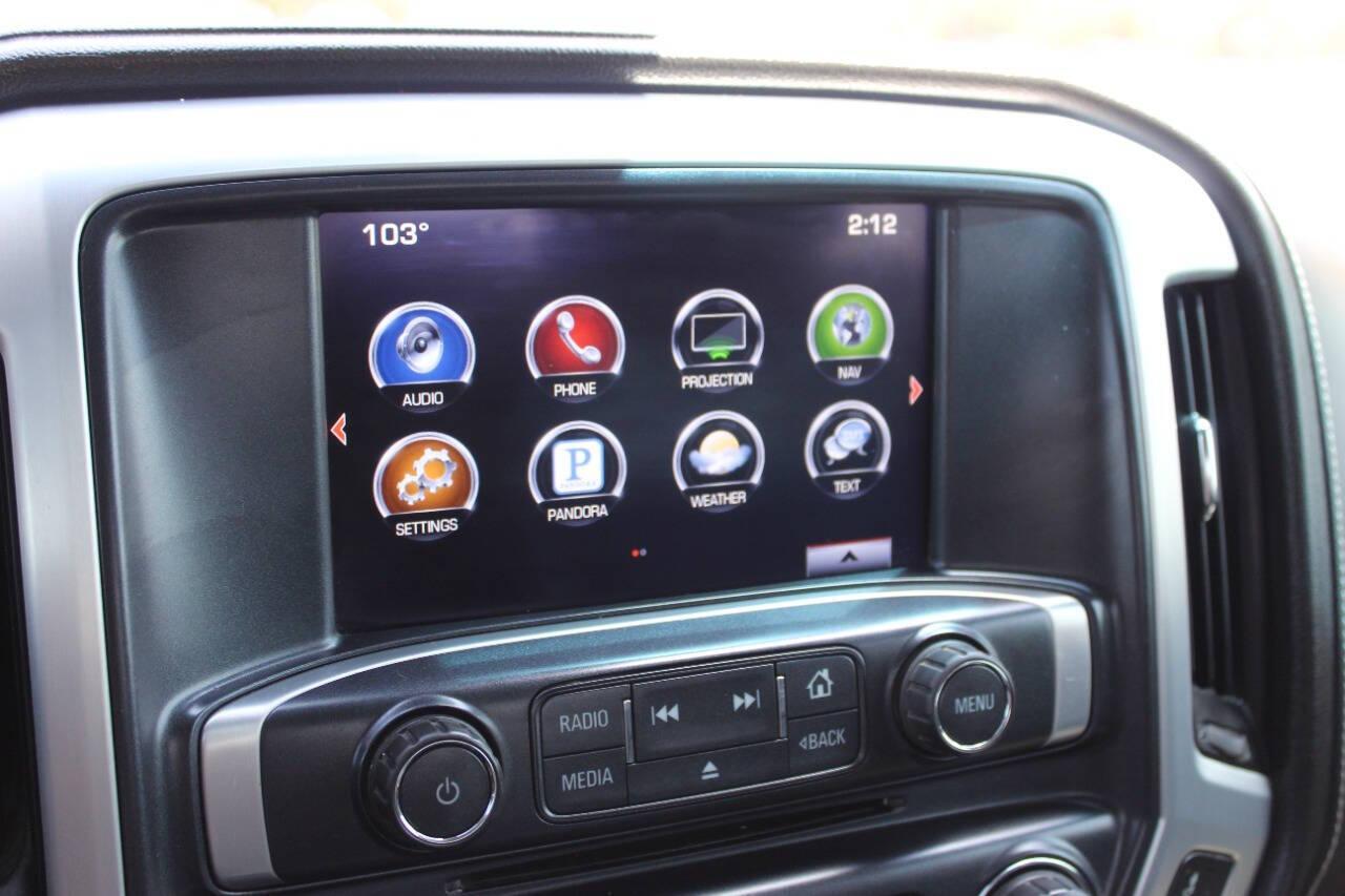 2016 Silver GMC Sierra 3500HD SLT Crew Cab 4WD (1GT12TEG9GF) with an 6.0L V8 OHV 16V FFV engine, 6A transmission, located at 4301 NW 39th , Oklahoma City, OK, 73112, (405) 949-5600, 35.512135, -97.598671 - NO DRIVERS LICENCE -NO FULL COVERAGE INSURANCE - NO CREDIT CHECK. COME ON OVER TO SUPERSPORTS, TAKE A LOOK AND TEST DRIVE. PLEASE GIVE US A CALL AT (405) 949-5600. NO LICENCIA DE CONDUCIR - NO SEGURO DE COBERTURA TOTAL - NO VERIFICACION DE CREDITO. VISITENOS EN SUPERSPORTS, MIRE NUESTRO - Photo#17