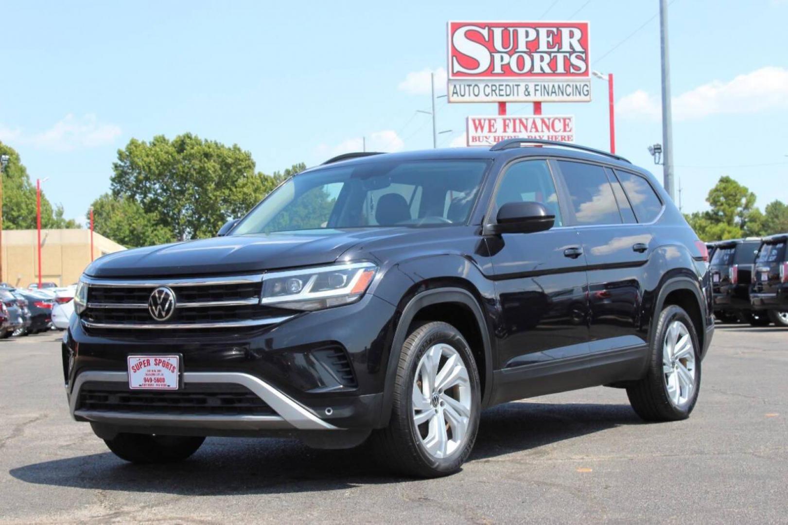 2021 Black Volkswagen Atlas V6 SE w/Technology 4MOTION (1V2KR2CA9MC) with an 3.6L V6 DOHC 24V engine, 8A transmission, located at 4301 NW 39th , Oklahoma City, OK, 73112, (405) 949-5600, 35.512135, -97.598671 - NO DRIVERS LICENCE -NO FULL COVERAGE INSURANCE - NO CREDIT CHECK. COME ON OVER TO SUPERSPORTS, TAKE A LOOK AND TEST DRIVE. PLEASE GIVE US A CALL AT (405) 949-5600. NO LICENCIA DE CONDUCIR - NO SEGURO DE COBERTURA TOTAL - NO VERIFICACION DE CREDITO. VISITENOS EN SUPERSPORTS, MIRE NUESTRO - Photo#6