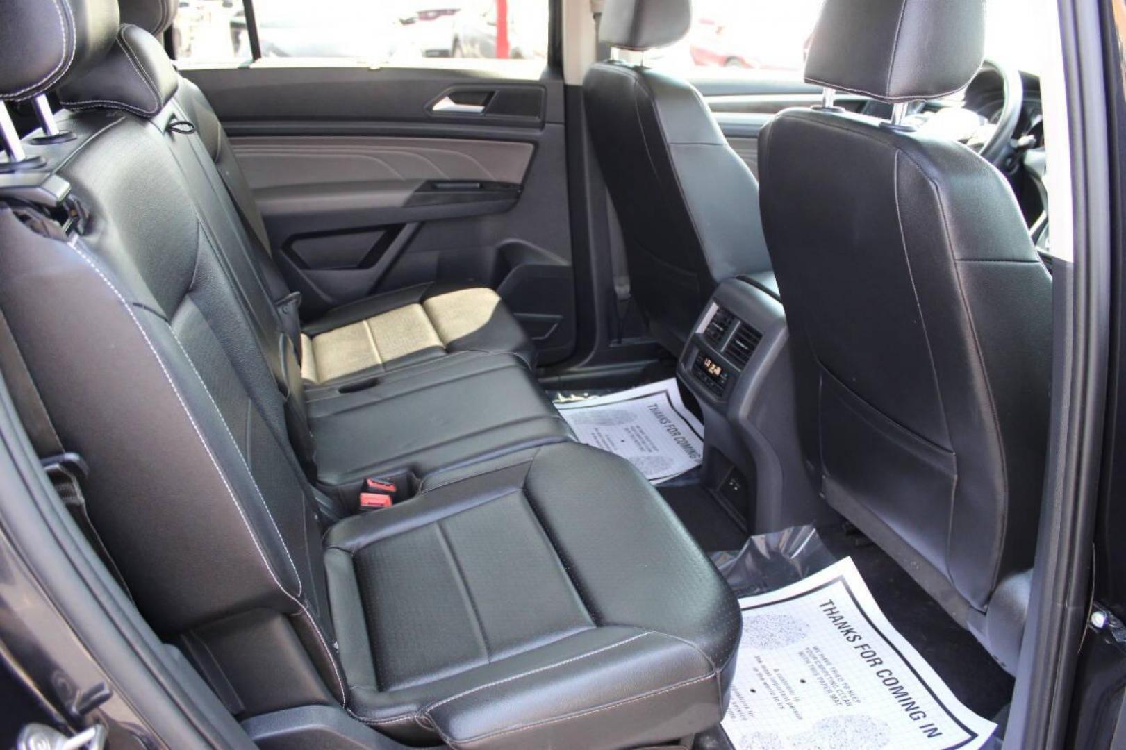 2021 Black Volkswagen Atlas V6 SE w/Technology 4MOTION (1V2KR2CA9MC) with an 3.6L V6 DOHC 24V engine, 8A transmission, located at 4301 NW 39th , Oklahoma City, OK, 73112, (405) 949-5600, 35.512135, -97.598671 - NO DRIVERS LICENCE -NO FULL COVERAGE INSURANCE - NO CREDIT CHECK. COME ON OVER TO SUPERSPORTS, TAKE A LOOK AND TEST DRIVE. PLEASE GIVE US A CALL AT (405) 949-5600. NO LICENCIA DE CONDUCIR - NO SEGURO DE COBERTURA TOTAL - NO VERIFICACION DE CREDITO. VISITENOS EN SUPERSPORTS, MIRE NUESTRO - Photo#9