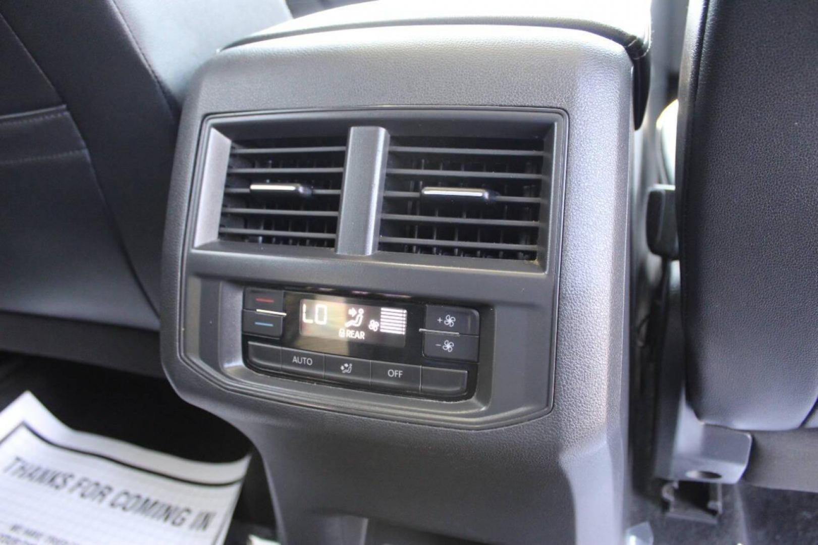 2021 Black Volkswagen Atlas V6 SE w/Technology 4MOTION (1V2KR2CA9MC) with an 3.6L V6 DOHC 24V engine, 8A transmission, located at 4301 NW 39th , Oklahoma City, OK, 73112, (405) 949-5600, 35.512135, -97.598671 - NO DRIVERS LICENCE -NO FULL COVERAGE INSURANCE - NO CREDIT CHECK. COME ON OVER TO SUPERSPORTS, TAKE A LOOK AND TEST DRIVE. PLEASE GIVE US A CALL AT (405) 949-5600. NO LICENCIA DE CONDUCIR - NO SEGURO DE COBERTURA TOTAL - NO VERIFICACION DE CREDITO. VISITENOS EN SUPERSPORTS, MIRE NUESTRO - Photo#11