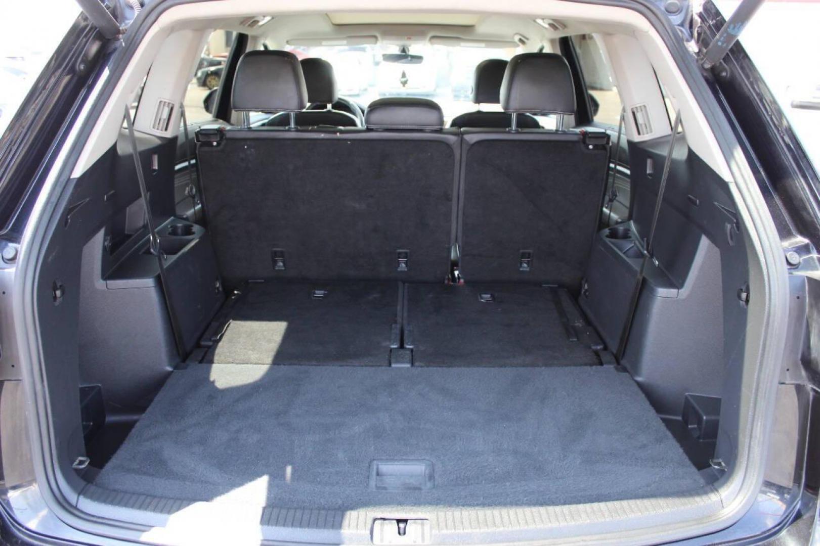 2021 Black Volkswagen Atlas V6 SE w/Technology 4MOTION (1V2KR2CA9MC) with an 3.6L V6 DOHC 24V engine, 8A transmission, located at 4301 NW 39th , Oklahoma City, OK, 73112, (405) 949-5600, 35.512135, -97.598671 - NO DRIVERS LICENCE -NO FULL COVERAGE INSURANCE - NO CREDIT CHECK. COME ON OVER TO SUPERSPORTS, TAKE A LOOK AND TEST DRIVE. PLEASE GIVE US A CALL AT (405) 949-5600. NO LICENCIA DE CONDUCIR - NO SEGURO DE COBERTURA TOTAL - NO VERIFICACION DE CREDITO. VISITENOS EN SUPERSPORTS, MIRE NUESTRO - Photo#14