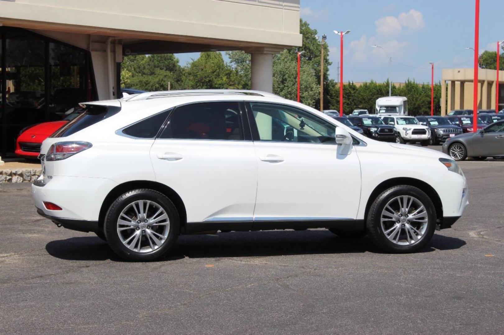 2013 White Lexus RX 350 FWD (2T2ZK1BA2DC) with an 3.5L V6 DOHC 24V engine, 5-Speed Automatic transmission, located at 4301 NW 39th , Oklahoma City, OK, 73112, (405) 949-5600, 35.512135, -97.598671 - NO DRIVERS LICENCE -NO FULL COVERAGE INSURANCE - NO CREDIT CHECK. COME ON OVER TO SUPERSPORTS, TAKE A LOOK AND TEST DRIVE. PLEASE GIVE US A CALL AT (405) 949-5600. NO LICENCIA DE CONDUCIR - NO SEGURO DE COBERTURA TOTAL - NO VERIFICACION DE CREDITO. VISITENOS EN SUPERSPORTS, MIRE NUESTRO - Photo#2
