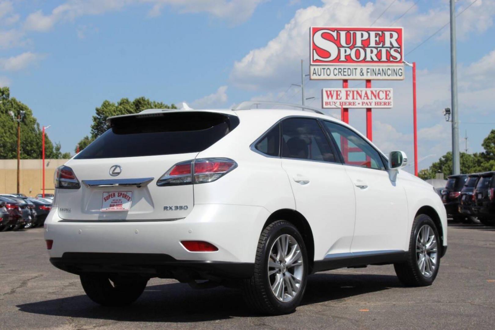 2013 White Lexus RX 350 FWD (2T2ZK1BA2DC) with an 3.5L V6 DOHC 24V engine, 5-Speed Automatic transmission, located at 4301 NW 39th , Oklahoma City, OK, 73112, (405) 949-5600, 35.512135, -97.598671 - NO DRIVERS LICENCE -NO FULL COVERAGE INSURANCE - NO CREDIT CHECK. COME ON OVER TO SUPERSPORTS, TAKE A LOOK AND TEST DRIVE. PLEASE GIVE US A CALL AT (405) 949-5600. NO LICENCIA DE CONDUCIR - NO SEGURO DE COBERTURA TOTAL - NO VERIFICACION DE CREDITO. VISITENOS EN SUPERSPORTS, MIRE NUESTRO - Photo#3
