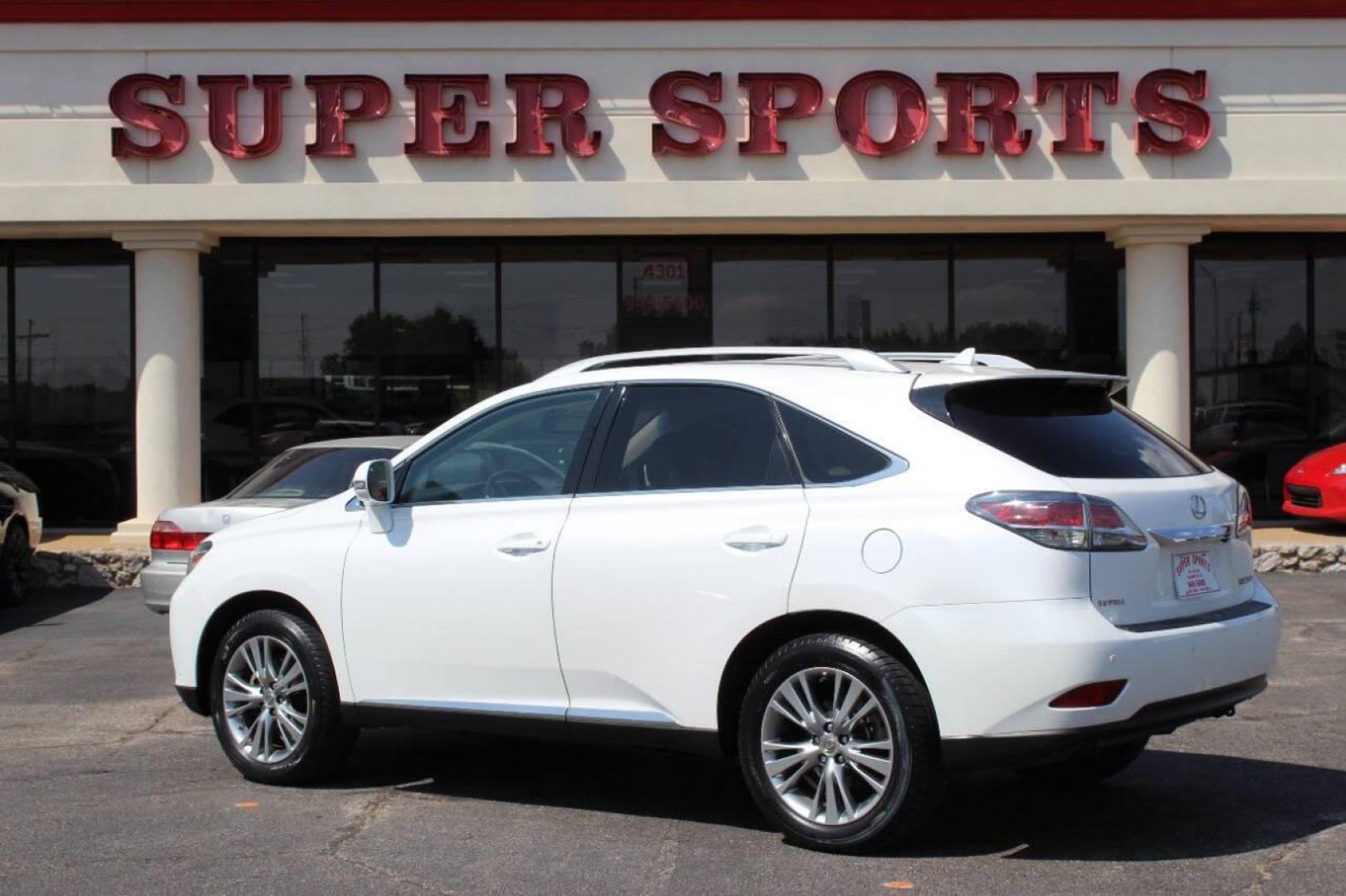 2013 White Lexus RX 350 FWD (2T2ZK1BA2DC) with an 3.5L V6 DOHC 24V engine, 5-Speed Automatic transmission, located at 4301 NW 39th , Oklahoma City, OK, 73112, (405) 949-5600, 35.512135, -97.598671 - NO DRIVERS LICENCE -NO FULL COVERAGE INSURANCE - NO CREDIT CHECK. COME ON OVER TO SUPERSPORTS, TAKE A LOOK AND TEST DRIVE. PLEASE GIVE US A CALL AT (405) 949-5600. NO LICENCIA DE CONDUCIR - NO SEGURO DE COBERTURA TOTAL - NO VERIFICACION DE CREDITO. VISITENOS EN SUPERSPORTS, MIRE NUESTRO - Photo#4