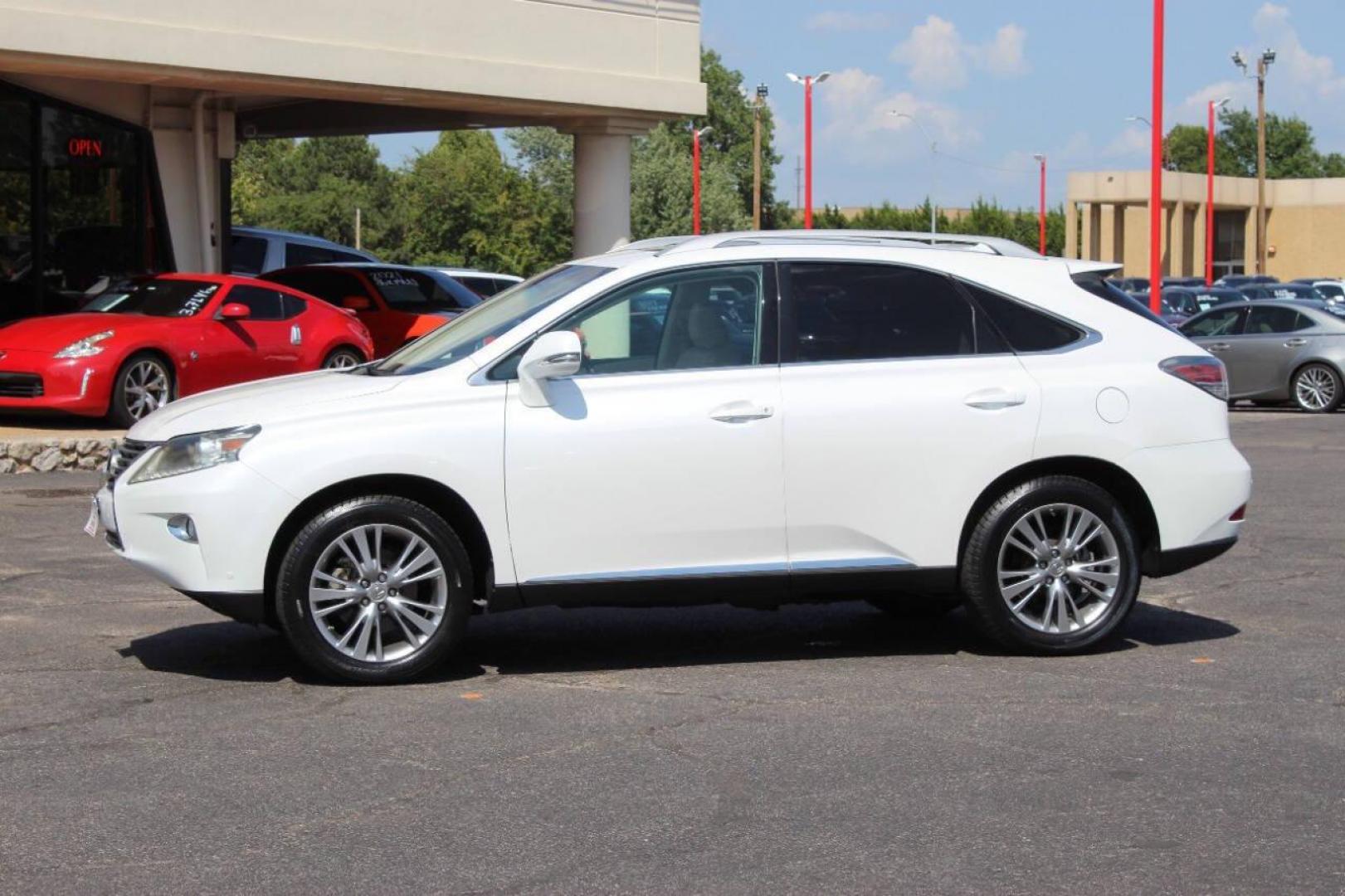 2013 White Lexus RX 350 FWD (2T2ZK1BA2DC) with an 3.5L V6 DOHC 24V engine, 5-Speed Automatic transmission, located at 4301 NW 39th , Oklahoma City, OK, 73112, (405) 949-5600, 35.512135, -97.598671 - NO DRIVERS LICENCE -NO FULL COVERAGE INSURANCE - NO CREDIT CHECK. COME ON OVER TO SUPERSPORTS, TAKE A LOOK AND TEST DRIVE. PLEASE GIVE US A CALL AT (405) 949-5600. NO LICENCIA DE CONDUCIR - NO SEGURO DE COBERTURA TOTAL - NO VERIFICACION DE CREDITO. VISITENOS EN SUPERSPORTS, MIRE NUESTRO - Photo#5