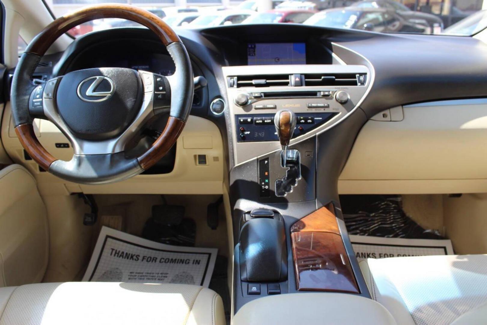 2013 White Lexus RX 350 FWD (2T2ZK1BA2DC) with an 3.5L V6 DOHC 24V engine, 5-Speed Automatic transmission, located at 4301 NW 39th , Oklahoma City, OK, 73112, (405) 949-5600, 35.512135, -97.598671 - NO DRIVERS LICENCE -NO FULL COVERAGE INSURANCE - NO CREDIT CHECK. COME ON OVER TO SUPERSPORTS, TAKE A LOOK AND TEST DRIVE. PLEASE GIVE US A CALL AT (405) 949-5600. NO LICENCIA DE CONDUCIR - NO SEGURO DE COBERTURA TOTAL - NO VERIFICACION DE CREDITO. VISITENOS EN SUPERSPORTS, MIRE NUESTRO - Photo#17