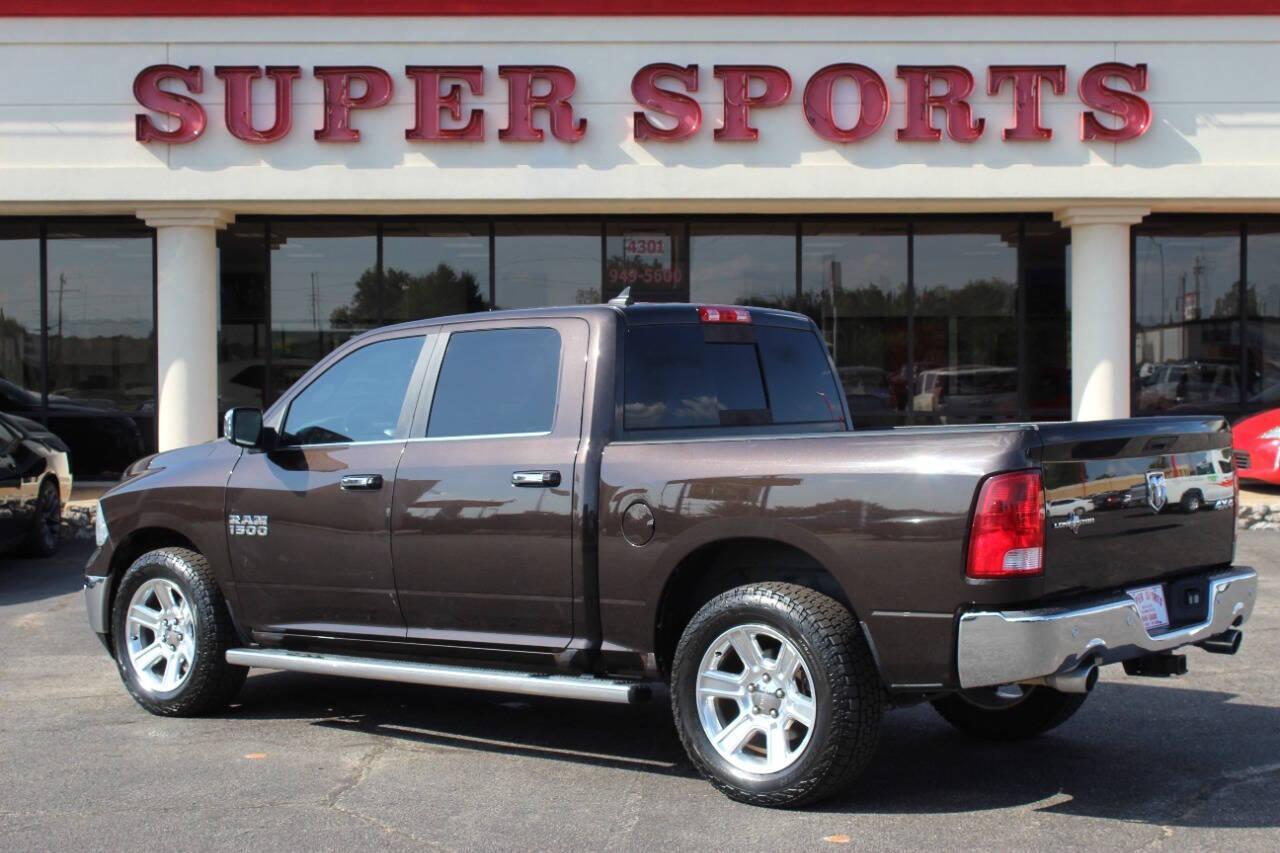 2017 Brown RAM 1500 SLT Crew Cab SWB 4WD (1C6RR7LT7HS) with an 5.7L V8 OHV 16V engine, 8A transmission, located at 4301 NW 39th , Oklahoma City, OK, 73112, (405) 949-5600, 35.512135, -97.598671 - NO DRIVERS LICENCE -NO FULL COVERAGE INSURANCE - NO CREDIT CHECK. COME ON OVER TO SUPERSPORTS, TAKE A LOOK AND TEST DRIVE. PLEASE GIVE US A CALL AT (405) 949-5600. NO LICENCIA DE CONDUCIR - NO SEGURO DE COBERTURA TOTAL - NO VERIFICACION DE CREDITO. VISITENOS EN SUPERSPORTS, MIRE NUESTRO - Photo#4