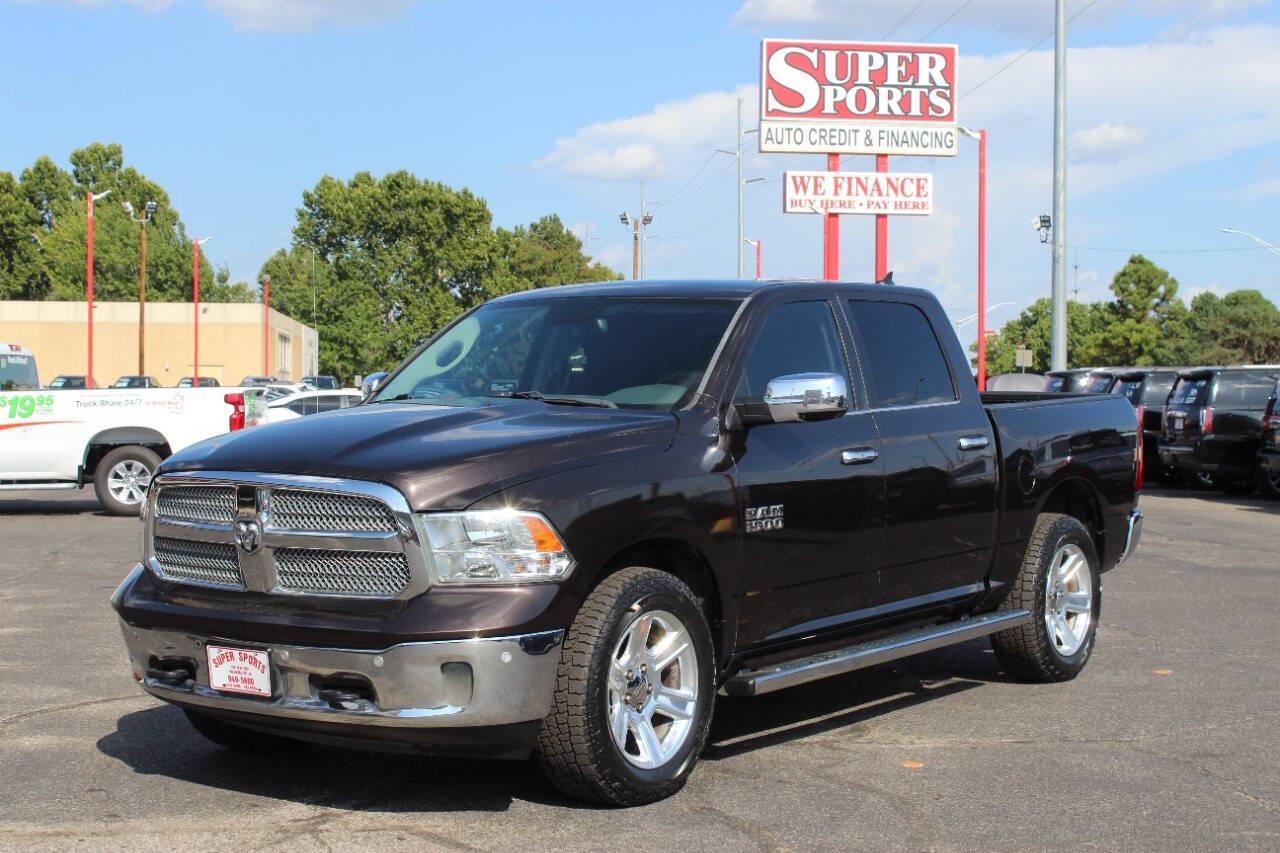 2017 Brown RAM 1500 SLT Crew Cab SWB 4WD (1C6RR7LT7HS) with an 5.7L V8 OHV 16V engine, 8A transmission, located at 4301 NW 39th , Oklahoma City, OK, 73112, (405) 949-5600, 35.512135, -97.598671 - NO DRIVERS LICENCE -NO FULL COVERAGE INSURANCE - NO CREDIT CHECK. COME ON OVER TO SUPERSPORTS, TAKE A LOOK AND TEST DRIVE. PLEASE GIVE US A CALL AT (405) 949-5600. NO LICENCIA DE CONDUCIR - NO SEGURO DE COBERTURA TOTAL - NO VERIFICACION DE CREDITO. VISITENOS EN SUPERSPORTS, MIRE NUESTRO - Photo#6