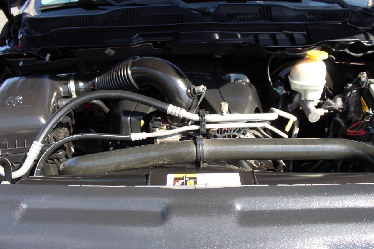 2017 Brown RAM 1500 SLT Crew Cab SWB 4WD (1C6RR7LT7HS) with an 5.7L V8 OHV 16V engine, 8A transmission, located at 4301 NW 39th , Oklahoma City, OK, 73112, (405) 949-5600, 35.512135, -97.598671 - NO DRIVERS LICENCE -NO FULL COVERAGE INSURANCE - NO CREDIT CHECK. COME ON OVER TO SUPERSPORTS, TAKE A LOOK AND TEST DRIVE. PLEASE GIVE US A CALL AT (405) 949-5600. NO LICENCIA DE CONDUCIR - NO SEGURO DE COBERTURA TOTAL - NO VERIFICACION DE CREDITO. VISITENOS EN SUPERSPORTS, MIRE NUESTRO - Photo#7