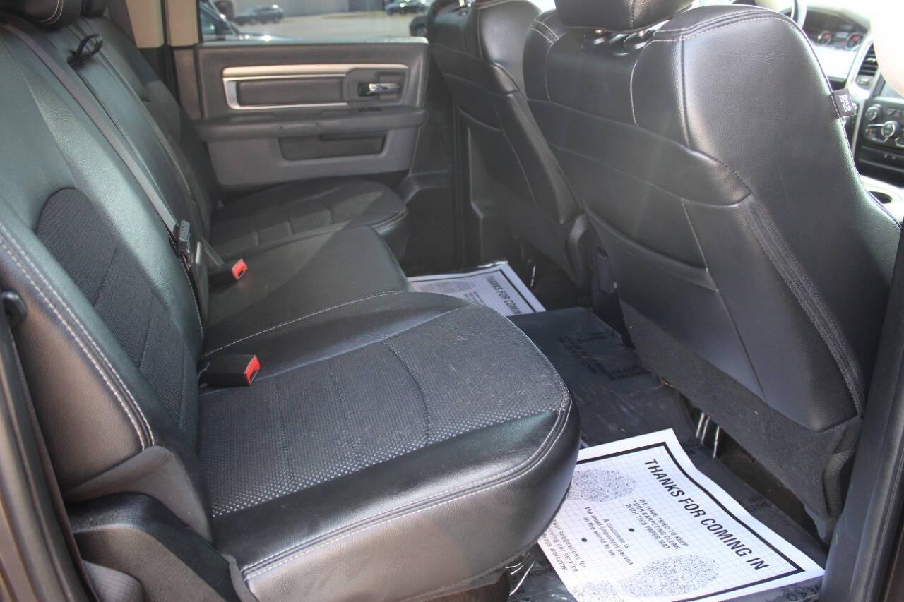 2017 Brown RAM 1500 SLT Crew Cab SWB 4WD (1C6RR7LT7HS) with an 5.7L V8 OHV 16V engine, 8A transmission, located at 4301 NW 39th , Oklahoma City, OK, 73112, (405) 949-5600, 35.512135, -97.598671 - NO DRIVERS LICENCE -NO FULL COVERAGE INSURANCE - NO CREDIT CHECK. COME ON OVER TO SUPERSPORTS, TAKE A LOOK AND TEST DRIVE. PLEASE GIVE US A CALL AT (405) 949-5600. NO LICENCIA DE CONDUCIR - NO SEGURO DE COBERTURA TOTAL - NO VERIFICACION DE CREDITO. VISITENOS EN SUPERSPORTS, MIRE NUESTRO - Photo#10