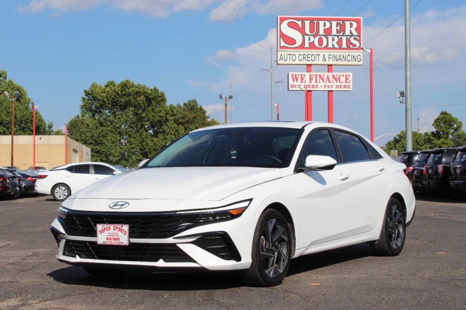 2024 White Hyundai Elantra SEL (KMHLS4DG8RU) with an 2.0L L4 DOHC 16V engine, 6A transmission, located at 4301 NW 39th , Oklahoma City, OK, 73112, (405) 949-5600, 35.512135, -97.598671 - Photo#6