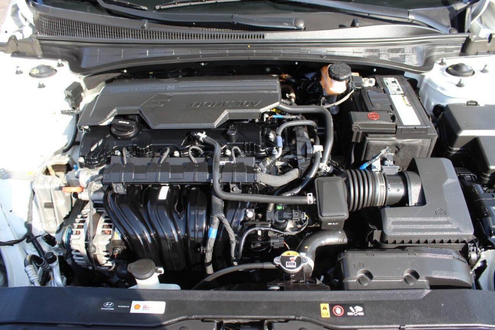 2024 White Hyundai Elantra SEL (KMHLS4DG8RU) with an 2.0L L4 DOHC 16V engine, 6A transmission, located at 4301 NW 39th , Oklahoma City, OK, 73112, (405) 949-5600, 35.512135, -97.598671 - Photo#7