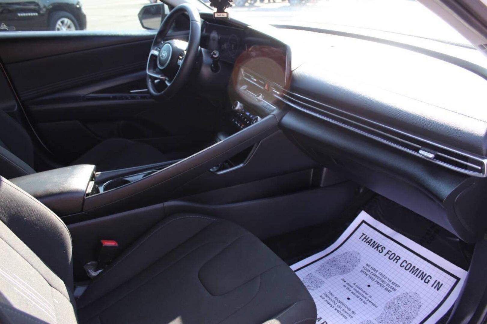 2024 White Hyundai Elantra SEL (KMHLS4DG8RU) with an 2.0L L4 DOHC 16V engine, 6A transmission, located at 4301 NW 39th , Oklahoma City, OK, 73112, (405) 949-5600, 35.512135, -97.598671 - Photo#8