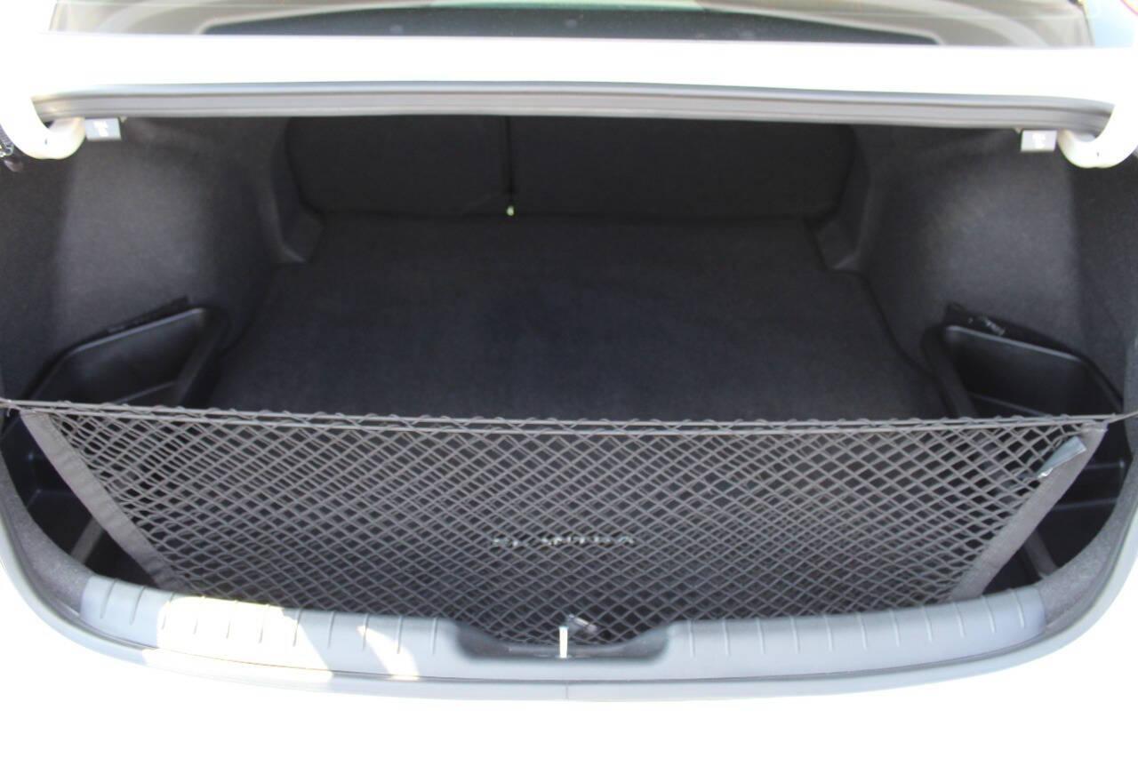 2024 White Hyundai Elantra SEL (KMHLS4DG8RU) with an 2.0L L4 DOHC 16V engine, 6A transmission, located at 4301 NW 39th , Oklahoma City, OK, 73112, (405) 949-5600, 35.512135, -97.598671 - NO DRIVERS LICENCE -NO FULL COVERAGE INSURANCE - NO CREDIT CHECK. COME ON OVER TO SUPERSPORTS, TAKE A LOOK AND TEST DRIVE. PLEASE GIVE US A CALL AT (405) 949-5600. NO LICENCIA DE CONDUCIR - NO SEGURO DE COBERTURA TOTAL - NO VERIFICACION DE CREDITO. VISITENOS EN SUPERSPORTS, MIRE NUESTRO - Photo#12