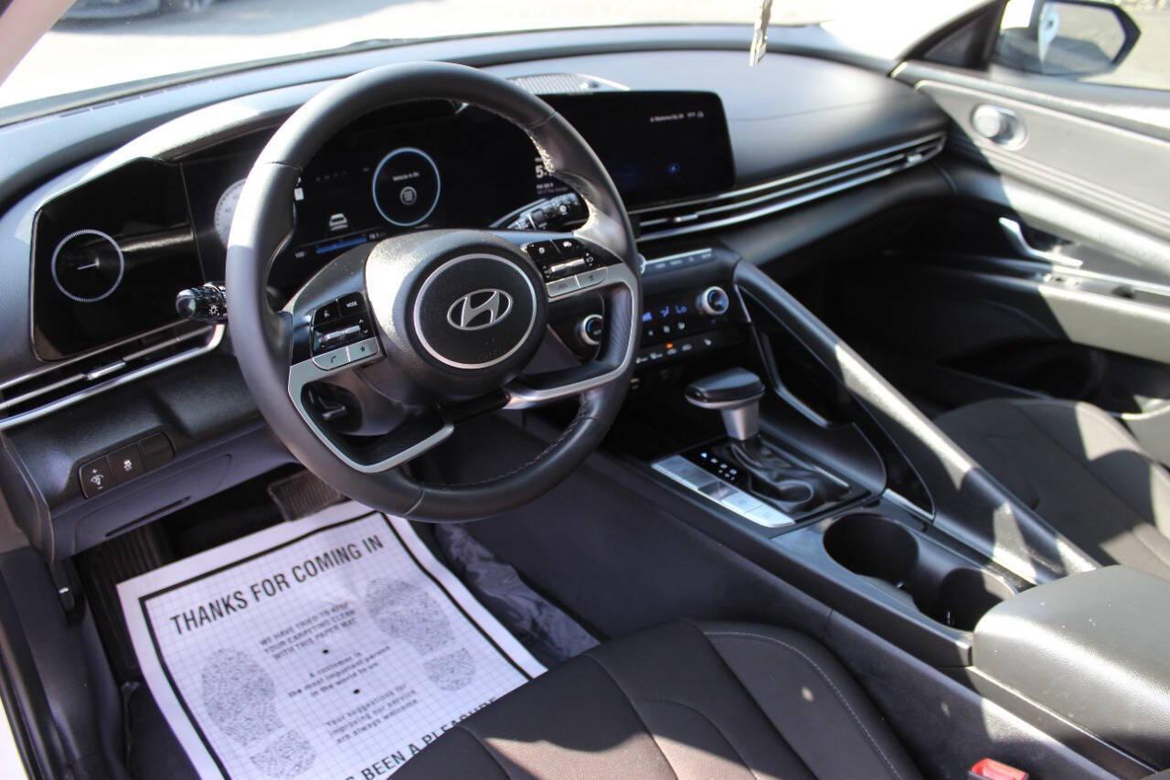 2024 White Hyundai Elantra SEL (KMHLS4DG8RU) with an 2.0L L4 DOHC 16V engine, 6A transmission, located at 4301 NW 39th , Oklahoma City, OK, 73112, (405) 949-5600, 35.512135, -97.598671 - NO DRIVERS LICENCE -NO FULL COVERAGE INSURANCE - NO CREDIT CHECK. COME ON OVER TO SUPERSPORTS, TAKE A LOOK AND TEST DRIVE. PLEASE GIVE US A CALL AT (405) 949-5600. NO LICENCIA DE CONDUCIR - NO SEGURO DE COBERTURA TOTAL - NO VERIFICACION DE CREDITO. VISITENOS EN SUPERSPORTS, MIRE NUESTRO - Photo#15