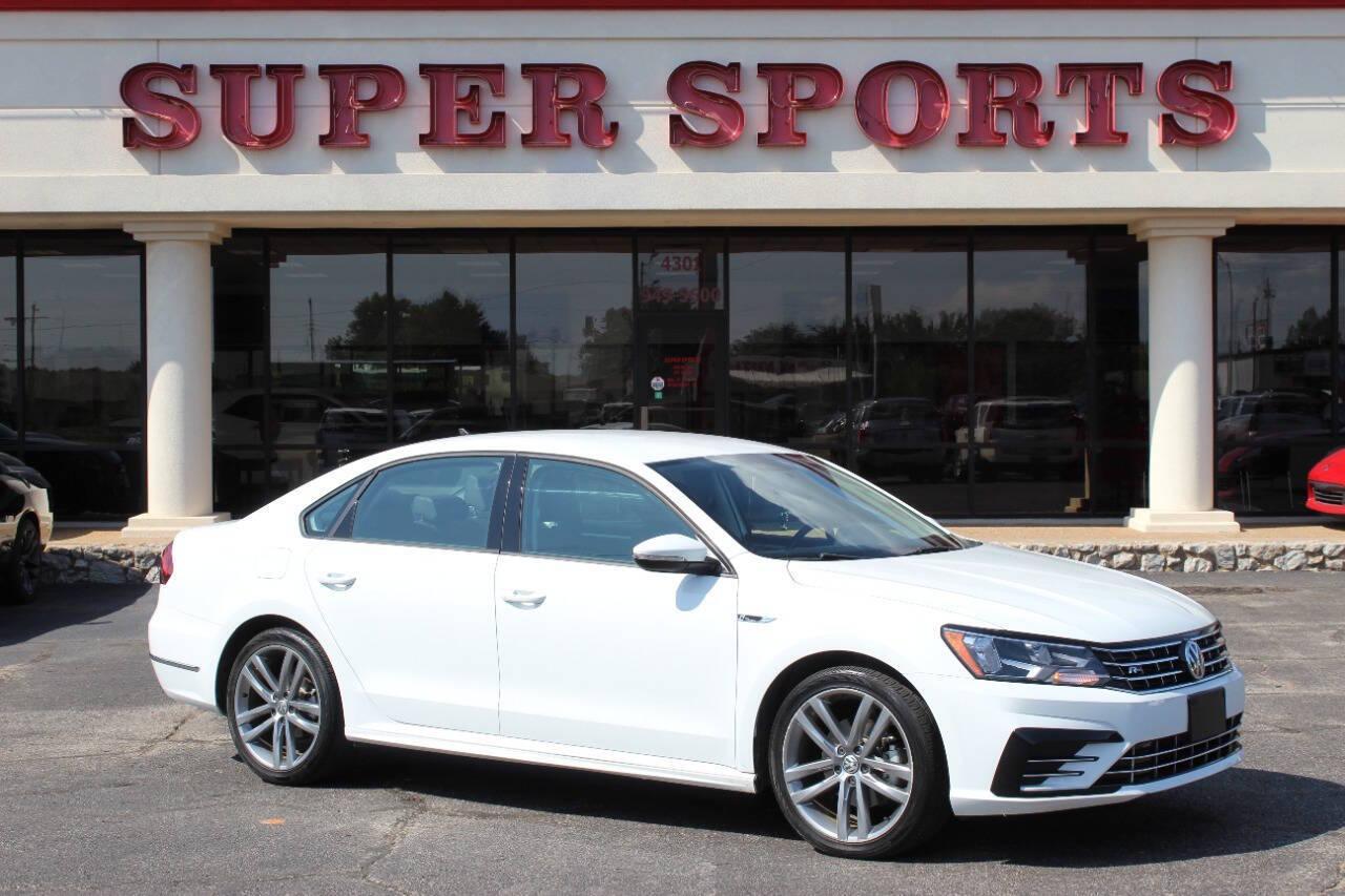 2018 White Volkswagen Passat R-Line (1VWAA7A37JC) with an 2.0L L4 DOHC 16V engine, 6A transmission, located at 4301 NW 39th , Oklahoma City, OK, 73112, (405) 949-5600, 35.512135, -97.598671 - NO DRIVERS LICENCE -NO FULL COVERAGE INSURANCE - NO CREDIT CHECK. COME ON OVER TO SUPERSPORTS, TAKE A LOOK AND TEST DRIVE. PLEASE GIVE US A CALL AT (405) 949-5600. NO LICENCIA DE CONDUCIR - NO SEGURO DE COBERTURA TOTAL - NO VERIFICACION DE CREDITO. VISITENOS EN SUPERSPORTS, MIRE NUESTRO - Photo#0