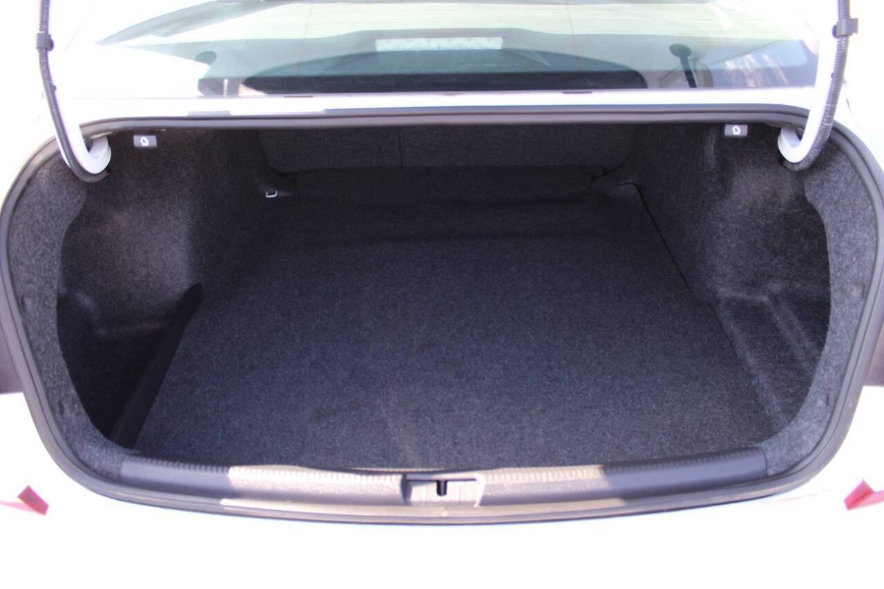 2018 White Volkswagen Passat R-Line (1VWAA7A37JC) with an 2.0L L4 DOHC 16V engine, 6A transmission, located at 4301 NW 39th , Oklahoma City, OK, 73112, (405) 949-5600, 35.512135, -97.598671 - NO DRIVERS LICENCE -NO FULL COVERAGE INSURANCE - NO CREDIT CHECK. COME ON OVER TO SUPERSPORTS, TAKE A LOOK AND TEST DRIVE. PLEASE GIVE US A CALL AT (405) 949-5600. NO LICENCIA DE CONDUCIR - NO SEGURO DE COBERTURA TOTAL - NO VERIFICACION DE CREDITO. VISITENOS EN SUPERSPORTS, MIRE NUESTRO - Photo#12