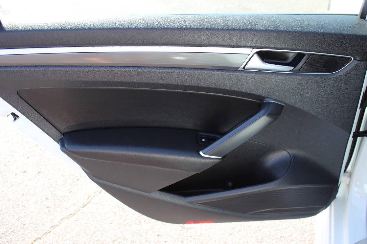 2018 White Volkswagen Passat R-Line (1VWAA7A37JC) with an 2.0L L4 DOHC 16V engine, 6A transmission, located at 4301 NW 39th , Oklahoma City, OK, 73112, (405) 949-5600, 35.512135, -97.598671 - NO DRIVERS LICENCE -NO FULL COVERAGE INSURANCE - NO CREDIT CHECK. COME ON OVER TO SUPERSPORTS, TAKE A LOOK AND TEST DRIVE. PLEASE GIVE US A CALL AT (405) 949-5600. NO LICENCIA DE CONDUCIR - NO SEGURO DE COBERTURA TOTAL - NO VERIFICACION DE CREDITO. VISITENOS EN SUPERSPORTS, MIRE NUESTRO - Photo#14