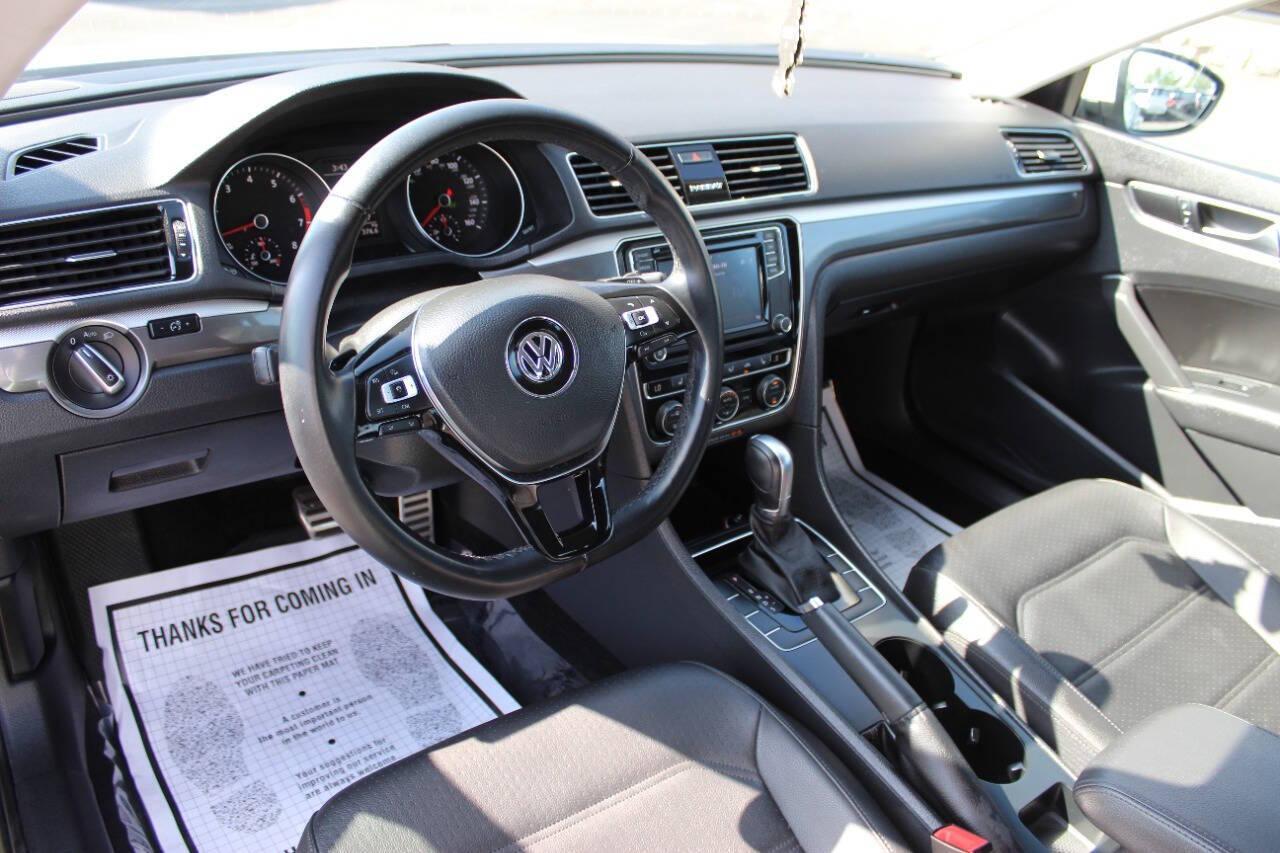 2018 White Volkswagen Passat R-Line (1VWAA7A37JC) with an 2.0L L4 DOHC 16V engine, 6A transmission, located at 4301 NW 39th , Oklahoma City, OK, 73112, (405) 949-5600, 35.512135, -97.598671 - NO DRIVERS LICENCE -NO FULL COVERAGE INSURANCE - NO CREDIT CHECK. COME ON OVER TO SUPERSPORTS, TAKE A LOOK AND TEST DRIVE. PLEASE GIVE US A CALL AT (405) 949-5600. NO LICENCIA DE CONDUCIR - NO SEGURO DE COBERTURA TOTAL - NO VERIFICACION DE CREDITO. VISITENOS EN SUPERSPORTS, MIRE NUESTRO - Photo#15