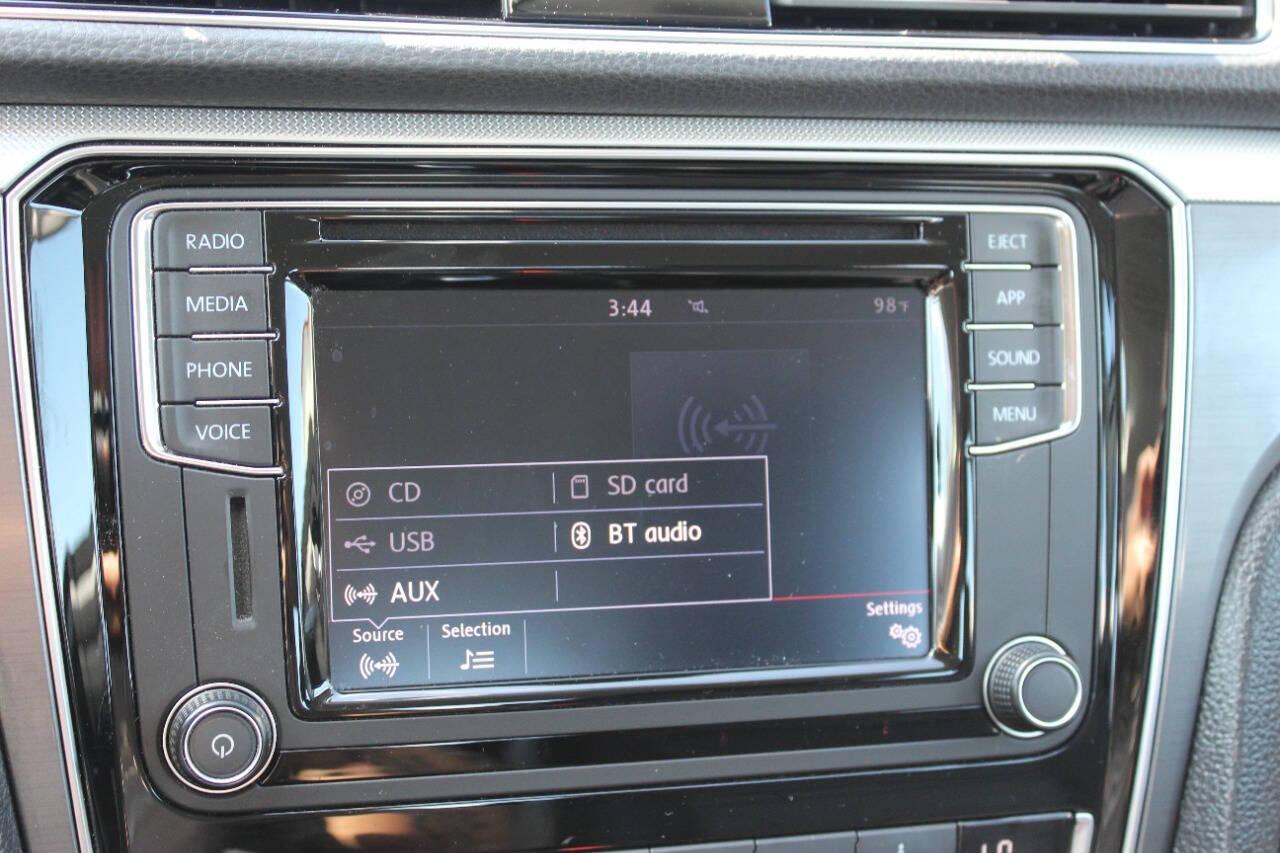 2018 White Volkswagen Passat R-Line (1VWAA7A37JC) with an 2.0L L4 DOHC 16V engine, 6A transmission, located at 4301 NW 39th , Oklahoma City, OK, 73112, (405) 949-5600, 35.512135, -97.598671 - NO DRIVERS LICENCE -NO FULL COVERAGE INSURANCE - NO CREDIT CHECK. COME ON OVER TO SUPERSPORTS, TAKE A LOOK AND TEST DRIVE. PLEASE GIVE US A CALL AT (405) 949-5600. NO LICENCIA DE CONDUCIR - NO SEGURO DE COBERTURA TOTAL - NO VERIFICACION DE CREDITO. VISITENOS EN SUPERSPORTS, MIRE NUESTRO - Photo#20