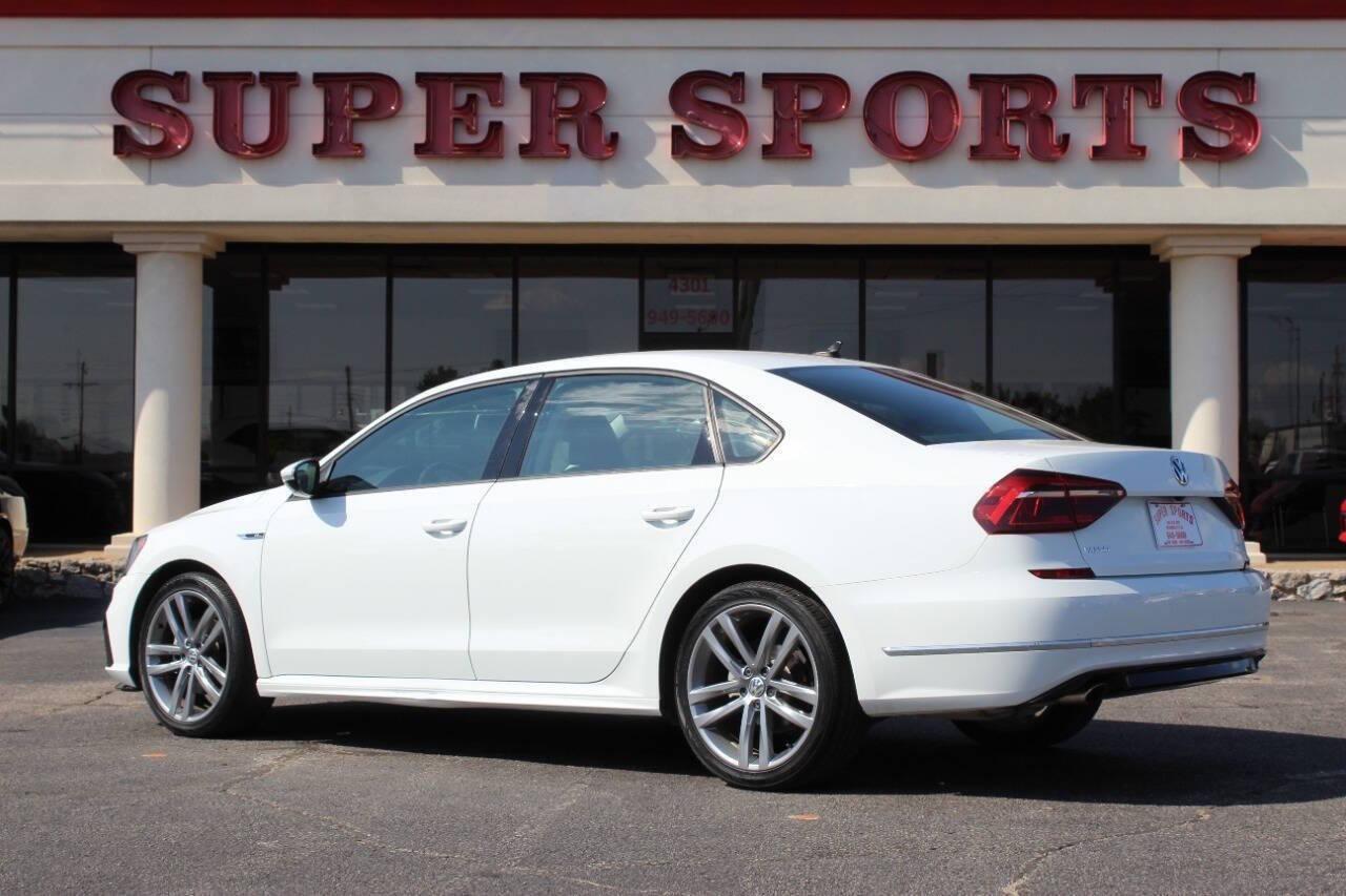 2018 White Volkswagen Passat R-Line (1VWAA7A37JC) with an 2.0L L4 DOHC 16V engine, 6A transmission, located at 4301 NW 39th , Oklahoma City, OK, 73112, (405) 949-5600, 35.512135, -97.598671 - NO DRIVERS LICENCE -NO FULL COVERAGE INSURANCE - NO CREDIT CHECK. COME ON OVER TO SUPERSPORTS, TAKE A LOOK AND TEST DRIVE. PLEASE GIVE US A CALL AT (405) 949-5600. NO LICENCIA DE CONDUCIR - NO SEGURO DE COBERTURA TOTAL - NO VERIFICACION DE CREDITO. VISITENOS EN SUPERSPORTS, MIRE NUESTRO - Photo#4