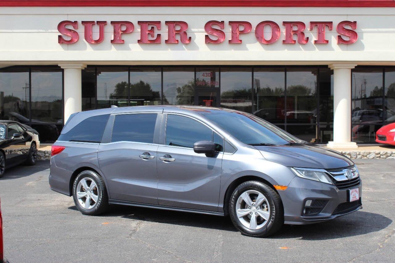 2018 Gray Honda Odyssey EXR (5FNRL6H72JB) with an 3.5L V6 SOHC 24V engine, 6A transmission, located at 4301 NW 39th , Oklahoma City, OK, 73112, (405) 949-5600, 35.512135, -97.598671 - NO DRIVERS LICENCE -NO FULL COVERAGE INSURANCE - NO CREDIT CHECK. COME ON OVER TO SUPERSPORTS, TAKE A LOOK AND TEST DRIVE. PLEASE GIVE US A CALL AT (405) 949-5600. NO LICENCIA DE CONDUCIR - NO SEGURO DE COBERTURA TOTAL - NO VERIFICACION DE CREDITO. VISITENOS EN SUPERSPORTS, MIRE NUESTRO - Photo#0