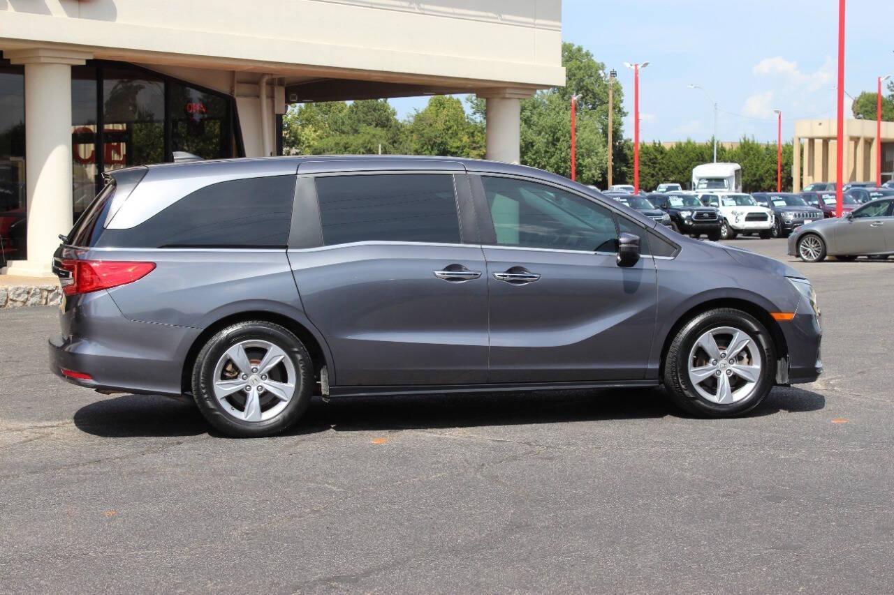 2018 Gray Honda Odyssey EXR (5FNRL6H72JB) with an 3.5L V6 SOHC 24V engine, 6A transmission, located at 4301 NW 39th , Oklahoma City, OK, 73112, (405) 949-5600, 35.512135, -97.598671 - NO DRIVERS LICENCE -NO FULL COVERAGE INSURANCE - NO CREDIT CHECK. COME ON OVER TO SUPERSPORTS, TAKE A LOOK AND TEST DRIVE. PLEASE GIVE US A CALL AT (405) 949-5600. NO LICENCIA DE CONDUCIR - NO SEGURO DE COBERTURA TOTAL - NO VERIFICACION DE CREDITO. VISITENOS EN SUPERSPORTS, MIRE NUESTRO - Photo#2