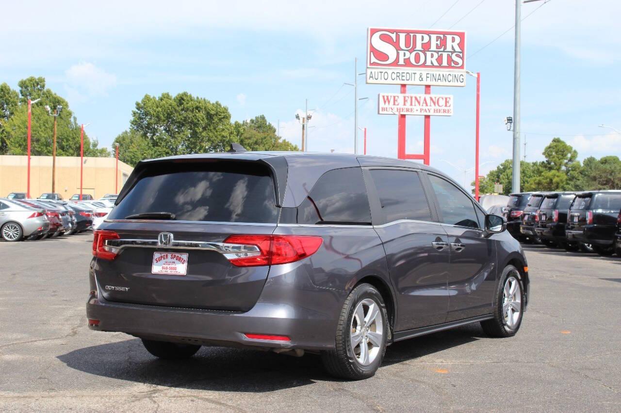 2018 Gray Honda Odyssey EXR (5FNRL6H72JB) with an 3.5L V6 SOHC 24V engine, 6A transmission, located at 4301 NW 39th , Oklahoma City, OK, 73112, (405) 949-5600, 35.512135, -97.598671 - NO DRIVERS LICENCE -NO FULL COVERAGE INSURANCE - NO CREDIT CHECK. COME ON OVER TO SUPERSPORTS, TAKE A LOOK AND TEST DRIVE. PLEASE GIVE US A CALL AT (405) 949-5600. NO LICENCIA DE CONDUCIR - NO SEGURO DE COBERTURA TOTAL - NO VERIFICACION DE CREDITO. VISITENOS EN SUPERSPORTS, MIRE NUESTRO - Photo#3
