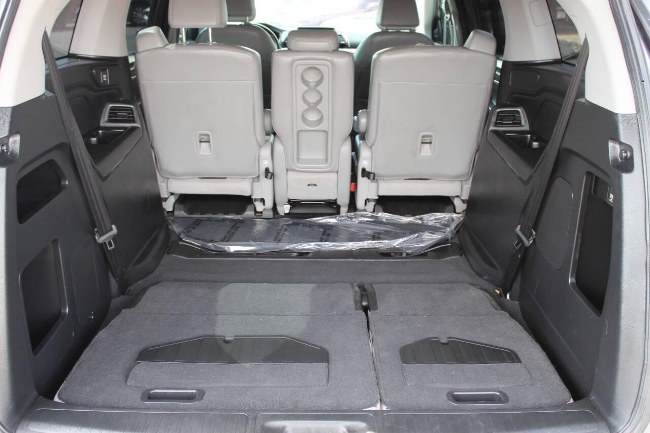 2018 Gray Honda Odyssey EXR (5FNRL6H72JB) with an 3.5L V6 SOHC 24V engine, 6A transmission, located at 4301 NW 39th , Oklahoma City, OK, 73112, (405) 949-5600, 35.512135, -97.598671 - NO DRIVERS LICENCE -NO FULL COVERAGE INSURANCE - NO CREDIT CHECK. COME ON OVER TO SUPERSPORTS, TAKE A LOOK AND TEST DRIVE. PLEASE GIVE US A CALL AT (405) 949-5600. NO LICENCIA DE CONDUCIR - NO SEGURO DE COBERTURA TOTAL - NO VERIFICACION DE CREDITO. VISITENOS EN SUPERSPORTS, MIRE NUESTRO - Photo#15