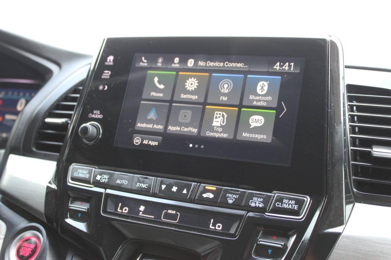 2018 Gray Honda Odyssey EXR (5FNRL6H72JB) with an 3.5L V6 SOHC 24V engine, 6A transmission, located at 4301 NW 39th , Oklahoma City, OK, 73112, (405) 949-5600, 35.512135, -97.598671 - NO DRIVERS LICENCE -NO FULL COVERAGE INSURANCE - NO CREDIT CHECK. COME ON OVER TO SUPERSPORTS, TAKE A LOOK AND TEST DRIVE. PLEASE GIVE US A CALL AT (405) 949-5600. NO LICENCIA DE CONDUCIR - NO SEGURO DE COBERTURA TOTAL - NO VERIFICACION DE CREDITO. VISITENOS EN SUPERSPORTS, MIRE NUESTRO - Photo#22