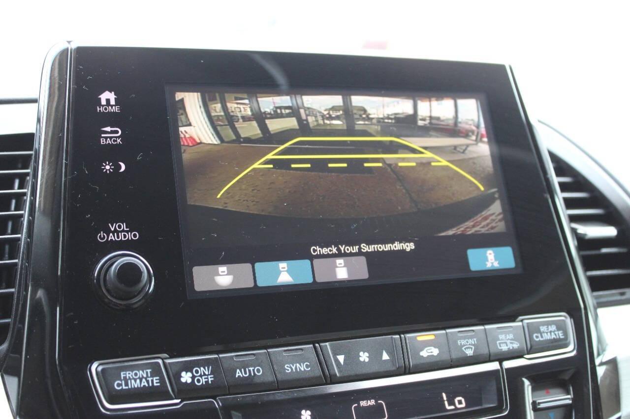 2018 Gray Honda Odyssey EXR (5FNRL6H72JB) with an 3.5L V6 SOHC 24V engine, 6A transmission, located at 4301 NW 39th , Oklahoma City, OK, 73112, (405) 949-5600, 35.512135, -97.598671 - NO DRIVERS LICENCE -NO FULL COVERAGE INSURANCE - NO CREDIT CHECK. COME ON OVER TO SUPERSPORTS, TAKE A LOOK AND TEST DRIVE. PLEASE GIVE US A CALL AT (405) 949-5600. NO LICENCIA DE CONDUCIR - NO SEGURO DE COBERTURA TOTAL - NO VERIFICACION DE CREDITO. VISITENOS EN SUPERSPORTS, MIRE NUESTRO - Photo#23