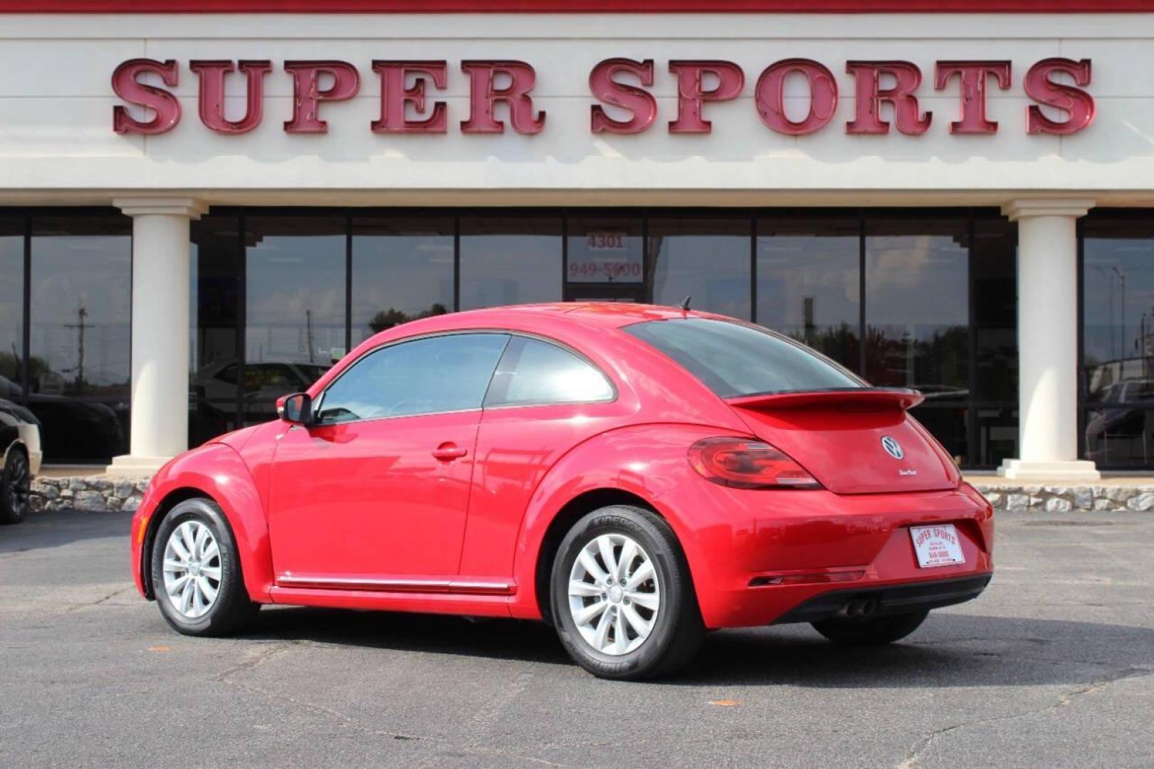 2019 Red Volkswagen Beetle 2.0T S (3VWFD7AT5KM) with an 2.0L L4 DOHC 16V engine, 6A transmission, located at 4301 NW 39th , Oklahoma City, OK, 73112, (405) 949-5600, 35.512135, -97.598671 - NO DRIVERS LICENCE -NO FULL COVERAGE INSURANCE - NO CREDIT CHECK. COME ON OVER TO SUPERSPORTS, TAKE A LOOK AND TEST DRIVE. PLEASE GIVE US A CALL AT (405) 949-5600. NO LICENCIA DE CONDUCIR - NO SEGURO DE COBERTURA TOTAL - NO VERIFICACION DE CREDITO. VISITENOS EN SUPERSPORTS, MIRE NUEST - Photo#4