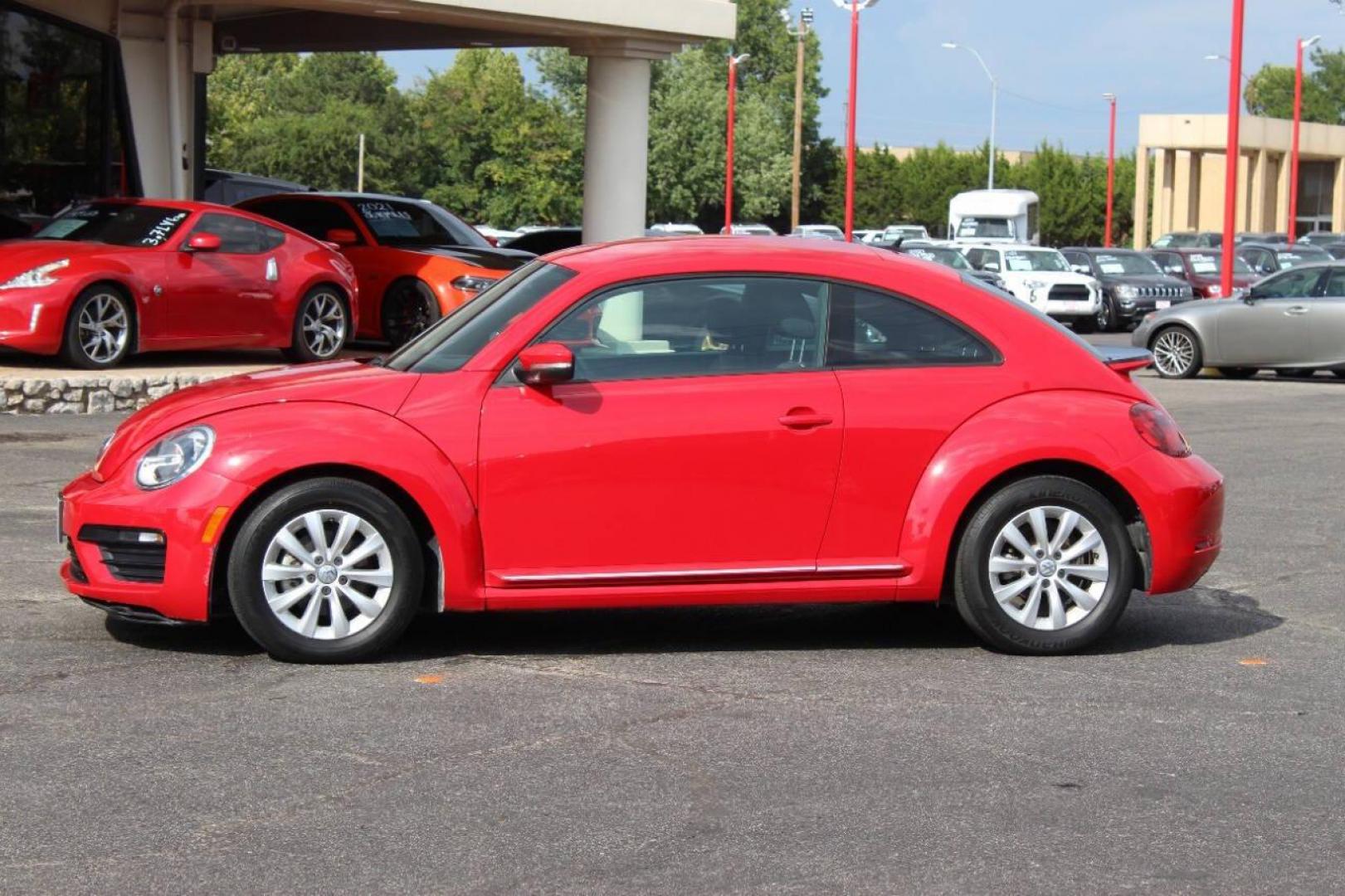 2019 Red Volkswagen Beetle 2.0T S (3VWFD7AT5KM) with an 2.0L L4 DOHC 16V engine, 6A transmission, located at 4301 NW 39th , Oklahoma City, OK, 73112, (405) 949-5600, 35.512135, -97.598671 - NO DRIVERS LICENCE -NO FULL COVERAGE INSURANCE - NO CREDIT CHECK. COME ON OVER TO SUPERSPORTS, TAKE A LOOK AND TEST DRIVE. PLEASE GIVE US A CALL AT (405) 949-5600. NO LICENCIA DE CONDUCIR - NO SEGURO DE COBERTURA TOTAL - NO VERIFICACION DE CREDITO. VISITENOS EN SUPERSPORTS, MIRE NUEST - Photo#5