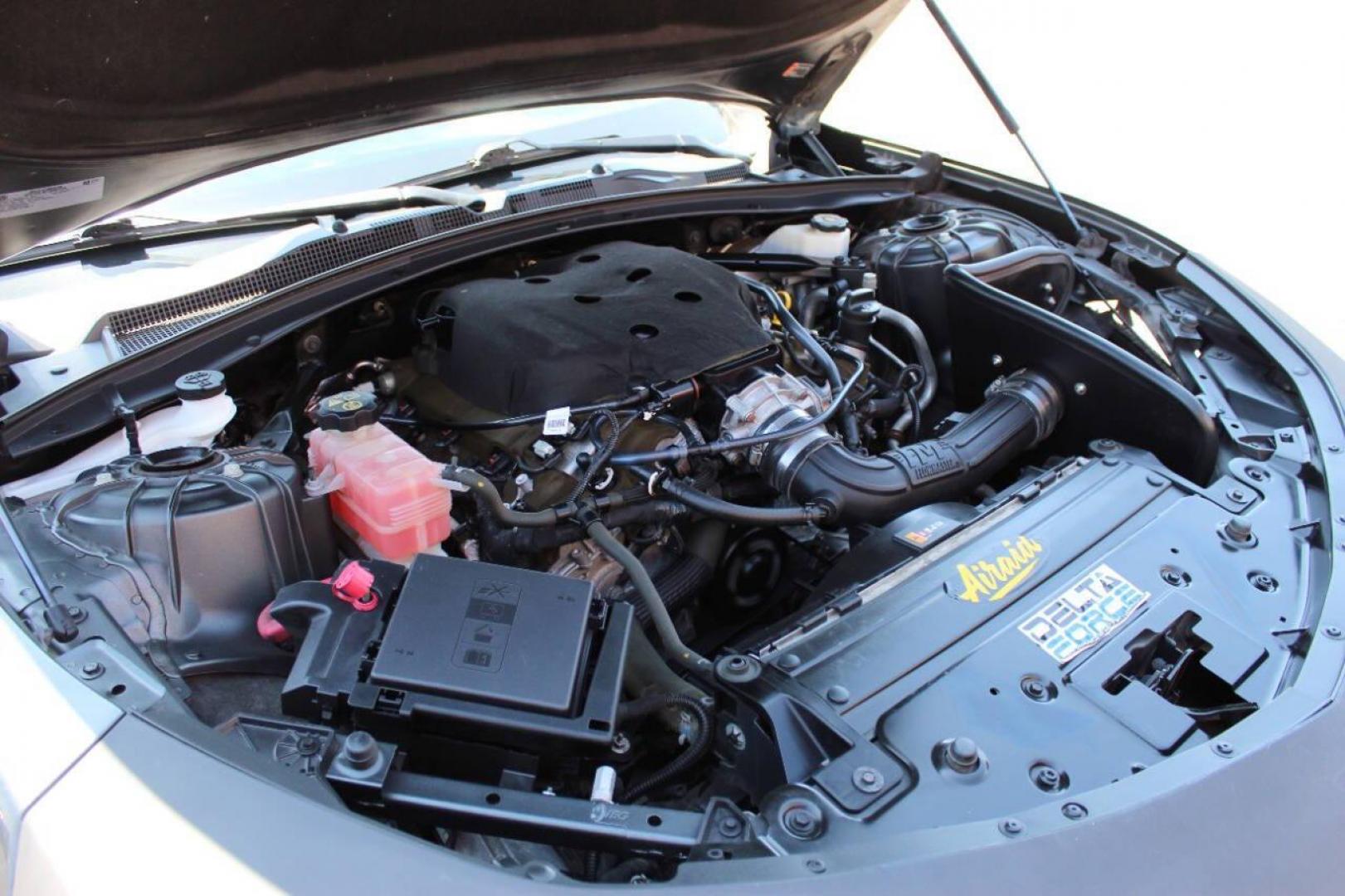 2017 Gray Chevrolet Camaro 1LT Coupe (1G1FB1RS9H0) with an 3.6L V6 DOHC 24V engine, 6A transmission, located at 4301 NW 39th , Oklahoma City, OK, 73112, (405) 949-5600, 35.512135, -97.598671 - NO DRIVERS LICENCE -NO FULL COVERAGE INSURANCE - NO CREDIT CHECK. COME ON OVER TO SUPERSPORTS, TAKE A LOOK AND TEST DRIVE. PLEASE GIVE US A CALL AT (405) 949-5600. NO LICENCIA DE CONDUCIR - NO SEGURO DE COBERTURA TOTAL - NO VERIFICACION DE CREDITO. VISITENOS EN SUPERSPORTS, MIRE NUESTRO - Photo#7