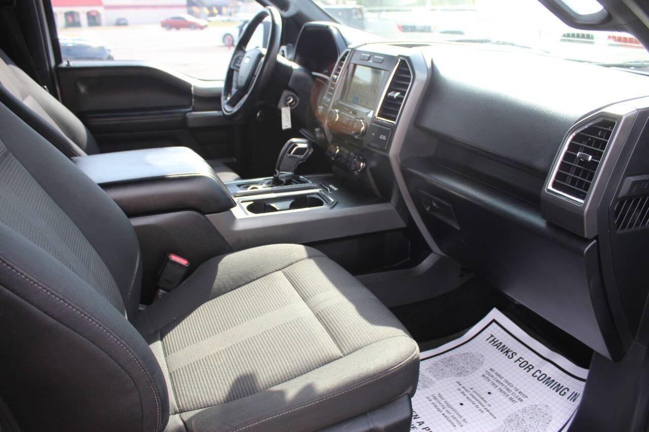 2016 White Ford F-150 XL SuperCrew 6.5-ft. Bed 4WD (1FTFW1EG1GK) with an 3.5L V6 Twin Turbocharger 3.5L V6 engine, Automatic 6-Speed transmission, located at 4301 NW 39th , Oklahoma City, OK, 73112, (405) 949-5600, 35.512135, -97.598671 - NO DRIVERS LICENCE -NO FULL COVERAGE INSURANCE - NO CREDIT CHECK. COME ON OVER TO SUPERSPORTS, TAKE A LOOK AND TEST DRIVE. PLEASE GIVE US A CALL AT (405) 949-5600. NO LICENCIA DE CONDUCIR - NO SEGURO DE COBERTURA TOTAL - NO VERIFICACION DE CREDITO. VISITENOS EN SUPERSPORTS, MIRE NUESTRO - Photo#8