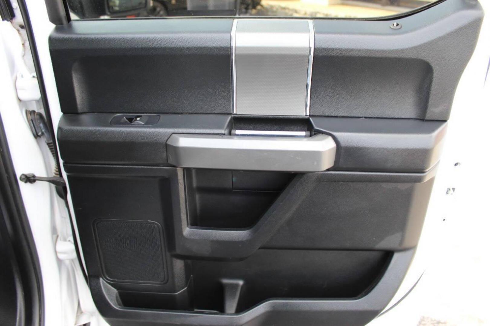 2016 White Ford F-150 XL SuperCrew 6.5-ft. Bed 4WD (1FTFW1EG1GK) with an 3.5 V6 engine, 6A transmission, located at 4301 NW 39th , Oklahoma City, OK, 73112, (405) 949-5600, 35.512135, -97.598671 - NO DRIVERS LICENCE -NO FULL COVERAGE INSURANCE - NO CREDIT CHECK. COME ON OVER TO SUPERSPORTS, TAKE A LOOK AND TEST DRIVE. PLEASE GIVE US A CALL AT (405) 949-5600. NO LICENCIA DE CONDUCIR - NO SEGURO DE COBERTURA TOTAL - NO VERIFICACION DE CREDITO. VISITENOS EN SUPERSPORTS, MIRE NUESTRO - Photo#11