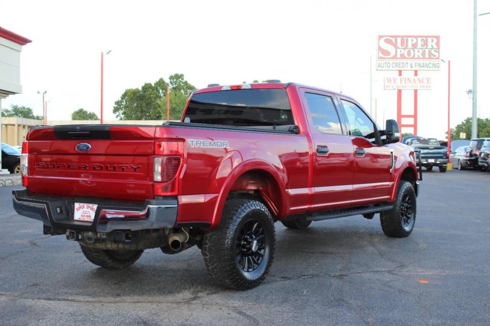 2020 Red Ford F-250 SD XL Crew Cab 4WD (1FT7W2BNXLE) with an 7.3L V8 OHV 16V engine, 6A transmission, located at 4301 NW 39th , Oklahoma City, OK, 73112, (405) 949-5600, 35.512135, -97.598671 - NO DRIVERS LICENCE -NO FULL COVERAGE INSURANCE - NO CREDIT CHECK. COME ON OVER TO SUPERSPORTS, TAKE A LOOK AND TEST DRIVE. PLEASE GIVE US A CALL AT (405) 949-5600. NO LICENCIA DE CONDUCIR - NO SEGURO DE COBERTURA TOTAL - NO VERIFICACION DE CREDITO. VISITENOS EN SUPERSPORTS, MIRE NUESTRO - Photo#3