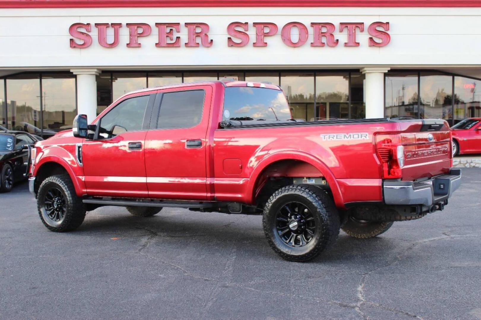 2020 Red Ford F-250 SD XL Crew Cab 4WD (1FT7W2BNXLE) with an 7.3L V8 OHV 16V engine, 6A transmission, located at 4301 NW 39th , Oklahoma City, OK, 73112, (405) 949-5600, 35.512135, -97.598671 - NO DRIVERS LICENCE -NO FULL COVERAGE INSURANCE - NO CREDIT CHECK. COME ON OVER TO SUPERSPORTS, TAKE A LOOK AND TEST DRIVE. PLEASE GIVE US A CALL AT (405) 949-5600. NO LICENCIA DE CONDUCIR - NO SEGURO DE COBERTURA TOTAL - NO VERIFICACION DE CREDITO. VISITENOS EN SUPERSPORTS, MIRE NUESTRO - Photo#4