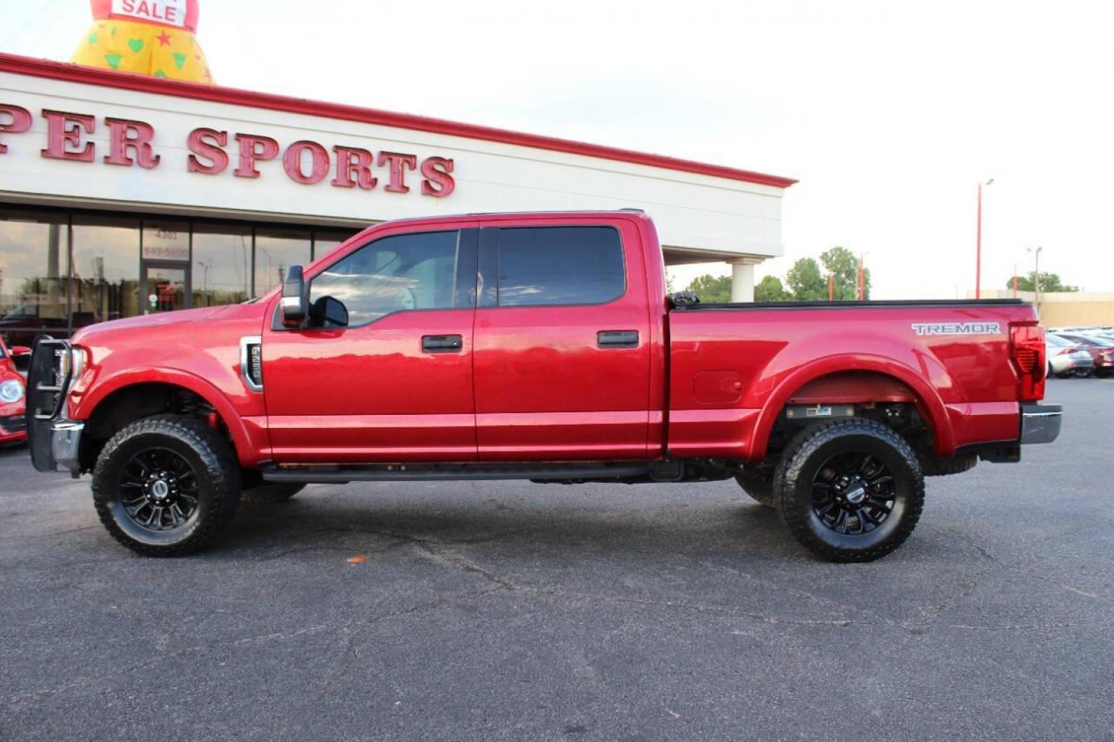 2020 Red Ford F-250 SD XL Crew Cab 4WD (1FT7W2BNXLE) with an 7.3L V8 OHV 16V engine, 6A transmission, located at 4301 NW 39th , Oklahoma City, OK, 73112, (405) 949-5600, 35.512135, -97.598671 - NO DRIVERS LICENCE -NO FULL COVERAGE INSURANCE - NO CREDIT CHECK. COME ON OVER TO SUPERSPORTS, TAKE A LOOK AND TEST DRIVE. PLEASE GIVE US A CALL AT (405) 949-5600. NO LICENCIA DE CONDUCIR - NO SEGURO DE COBERTURA TOTAL - NO VERIFICACION DE CREDITO. VISITENOS EN SUPERSPORTS, MIRE NUESTRO - Photo#5