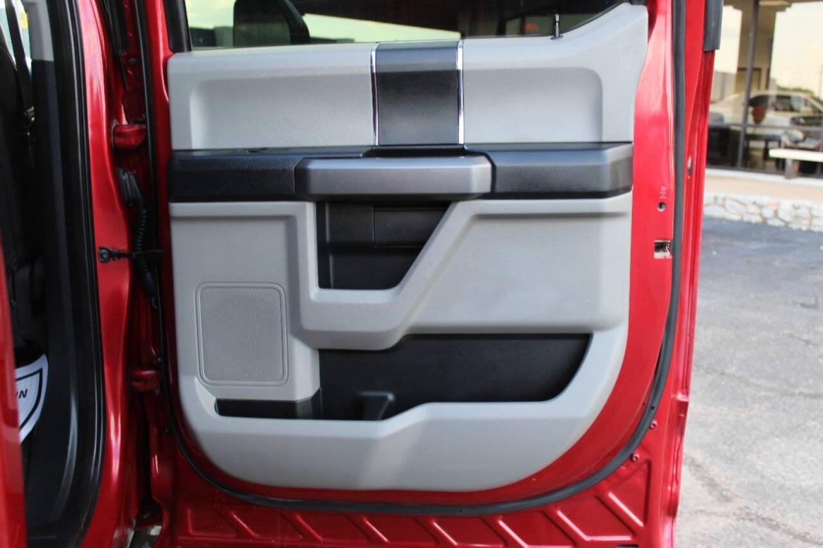 2020 Red Ford F-250 SD XL Crew Cab 4WD (1FT7W2BNXLE) with an 7.3L V8 OHV 16V engine, 6A transmission, located at 4301 NW 39th , Oklahoma City, OK, 73112, (405) 949-5600, 35.512135, -97.598671 - NO DRIVERS LICENCE -NO FULL COVERAGE INSURANCE - NO CREDIT CHECK. COME ON OVER TO SUPERSPORTS, TAKE A LOOK AND TEST DRIVE. PLEASE GIVE US A CALL AT (405) 949-5600. NO LICENCIA DE CONDUCIR - NO SEGURO DE COBERTURA TOTAL - NO VERIFICACION DE CREDITO. VISITENOS EN SUPERSPORTS, MIRE NUESTRO - Photo#11