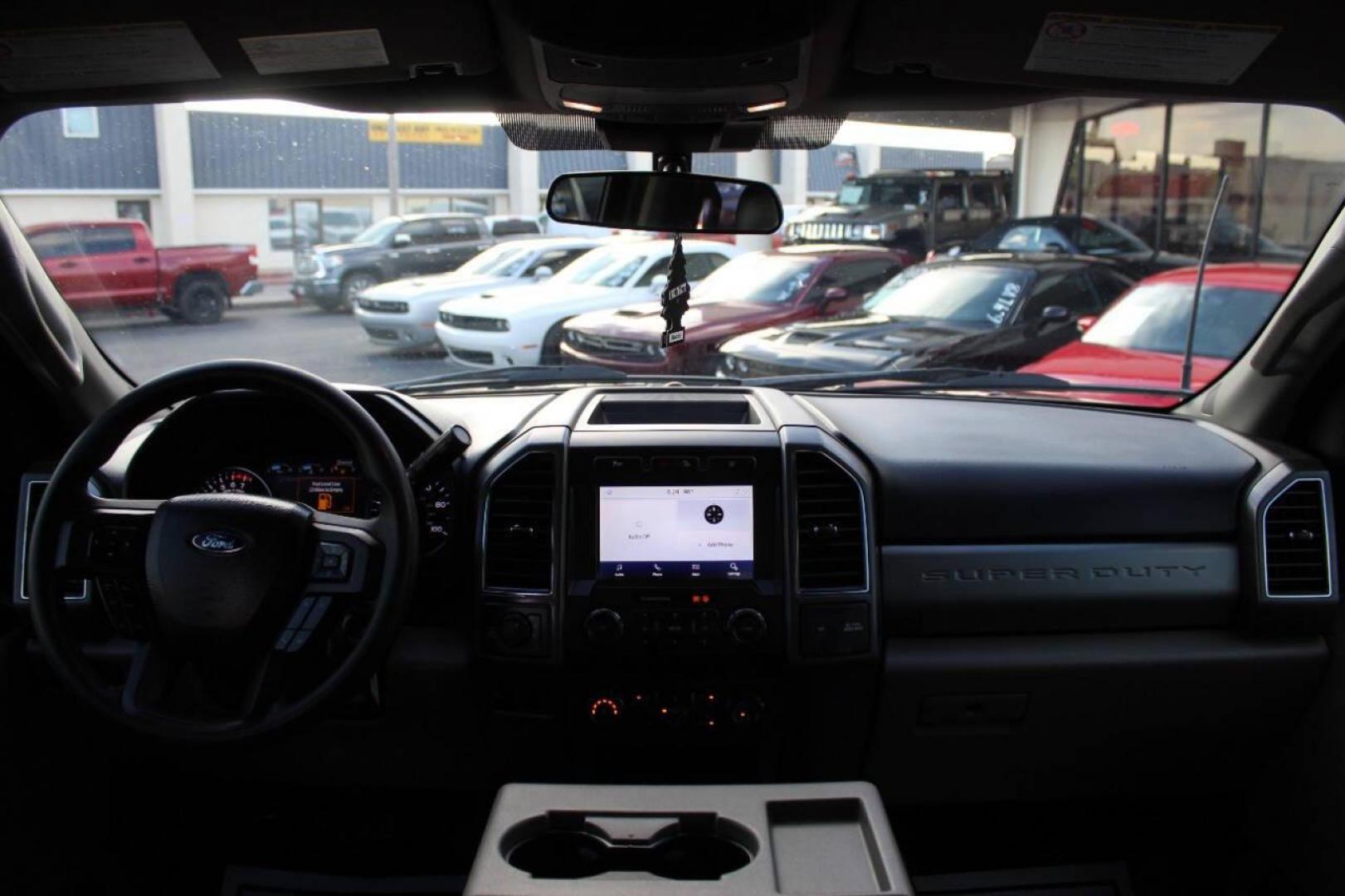 2020 Red Ford F-250 SD XL Crew Cab 4WD (1FT7W2BNXLE) with an 7.3L V8 OHV 16V engine, 6A transmission, located at 4301 NW 39th , Oklahoma City, OK, 73112, (405) 949-5600, 35.512135, -97.598671 - NO DRIVERS LICENCE -NO FULL COVERAGE INSURANCE - NO CREDIT CHECK. COME ON OVER TO SUPERSPORTS, TAKE A LOOK AND TEST DRIVE. PLEASE GIVE US A CALL AT (405) 949-5600. NO LICENCIA DE CONDUCIR - NO SEGURO DE COBERTURA TOTAL - NO VERIFICACION DE CREDITO. VISITENOS EN SUPERSPORTS, MIRE NUESTRO - Photo#18