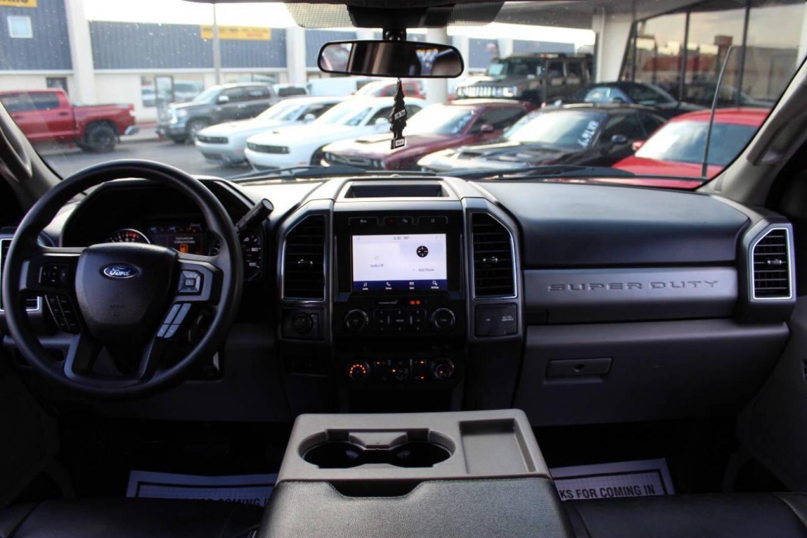 2020 Red Ford F-250 SD XL Crew Cab 4WD (1FT7W2BNXLE) with an 7.3L V8 OHV 16V engine, 6A transmission, located at 4301 NW 39th , Oklahoma City, OK, 73112, (405) 949-5600, 35.512135, -97.598671 - NO DRIVERS LICENCE -NO FULL COVERAGE INSURANCE - NO CREDIT CHECK. COME ON OVER TO SUPERSPORTS, TAKE A LOOK AND TEST DRIVE. PLEASE GIVE US A CALL AT (405) 949-5600. NO LICENCIA DE CONDUCIR - NO SEGURO DE COBERTURA TOTAL - NO VERIFICACION DE CREDITO. VISITENOS EN SUPERSPORTS, MIRE NUESTRO - Photo#19