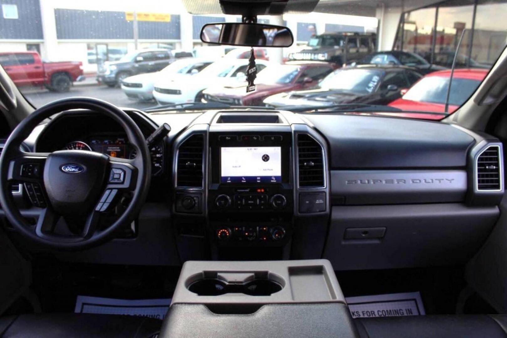 2020 Red Ford F-250 SD XL Crew Cab 4WD (1FT7W2BNXLE) with an 7.3L V8 OHV 16V engine, 6A transmission, located at 4301 NW 39th , Oklahoma City, OK, 73112, (405) 949-5600, 35.512135, -97.598671 - NO DRIVERS LICENCE -NO FULL COVERAGE INSURANCE - NO CREDIT CHECK. COME ON OVER TO SUPERSPORTS, TAKE A LOOK AND TEST DRIVE. PLEASE GIVE US A CALL AT (405) 949-5600. NO LICENCIA DE CONDUCIR - NO SEGURO DE COBERTURA TOTAL - NO VERIFICACION DE CREDITO. VISITENOS EN SUPERSPORTS, MIRE NUESTRO - Photo#18