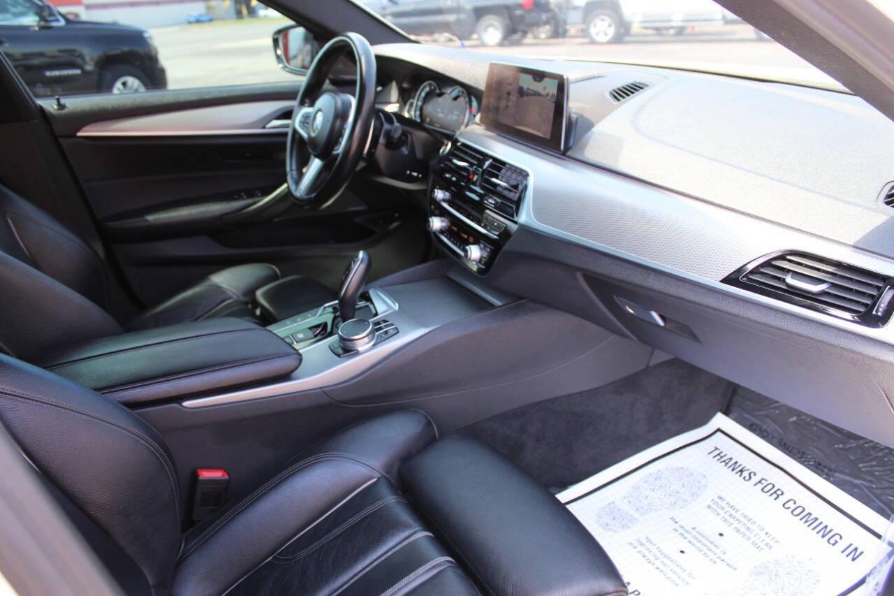 2019 White BMW 5 Series 530e iPerformance (WBAJA9C58KB) with an 2.0L I4 Turbocharger 2.0L I4 engine, Automatic 8-Speed transmission, located at 4301 NW 39th , Oklahoma City, OK, 73112, (405) 949-5600, 35.512135, -97.598671 - NO DRIVERS LICENCE -NO FULL COVERAGE INSURANCE - NO CREDIT CHECK. COME ON OVER TO SUPERSPORTS, TAKE A LOOK AND TEST DRIVE. PLEASE GIVE US A CALL AT (405) 949-5600. NO LICENCIA DE CONDUCIR - NO SEGURO DE COBERTURA TOTAL - NO VERIFICACION DE CREDITO. VISITENOS EN SUPERSPORTS, MIRE NUESTRO - Photo#8