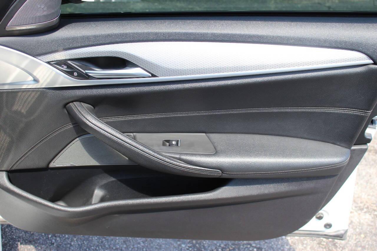 2019 White BMW 5 Series 530e iPerformance (WBAJA9C58KB) with an 2.0L I4 Turbocharger 2.0L I4 engine, Automatic 8-Speed transmission, located at 4301 NW 39th , Oklahoma City, OK, 73112, (405) 949-5600, 35.512135, -97.598671 - NO DRIVERS LICENCE -NO FULL COVERAGE INSURANCE - NO CREDIT CHECK. COME ON OVER TO SUPERSPORTS, TAKE A LOOK AND TEST DRIVE. PLEASE GIVE US A CALL AT (405) 949-5600. NO LICENCIA DE CONDUCIR - NO SEGURO DE COBERTURA TOTAL - NO VERIFICACION DE CREDITO. VISITENOS EN SUPERSPORTS, MIRE NUESTRO - Photo#9