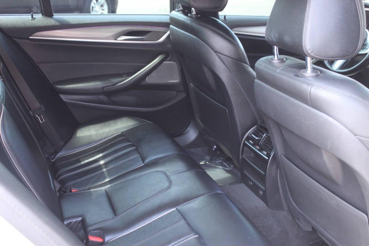 2019 White BMW 5 Series 530e iPerformance (WBAJA9C58KB) with an 2.0L I4 Turbocharger 2.0L I4 engine, Automatic 8-Speed transmission, located at 4301 NW 39th , Oklahoma City, OK, 73112, (405) 949-5600, 35.512135, -97.598671 - NO DRIVERS LICENCE -NO FULL COVERAGE INSURANCE - NO CREDIT CHECK. COME ON OVER TO SUPERSPORTS, TAKE A LOOK AND TEST DRIVE. PLEASE GIVE US A CALL AT (405) 949-5600. NO LICENCIA DE CONDUCIR - NO SEGURO DE COBERTURA TOTAL - NO VERIFICACION DE CREDITO. VISITENOS EN SUPERSPORTS, MIRE NUESTRO - Photo#10