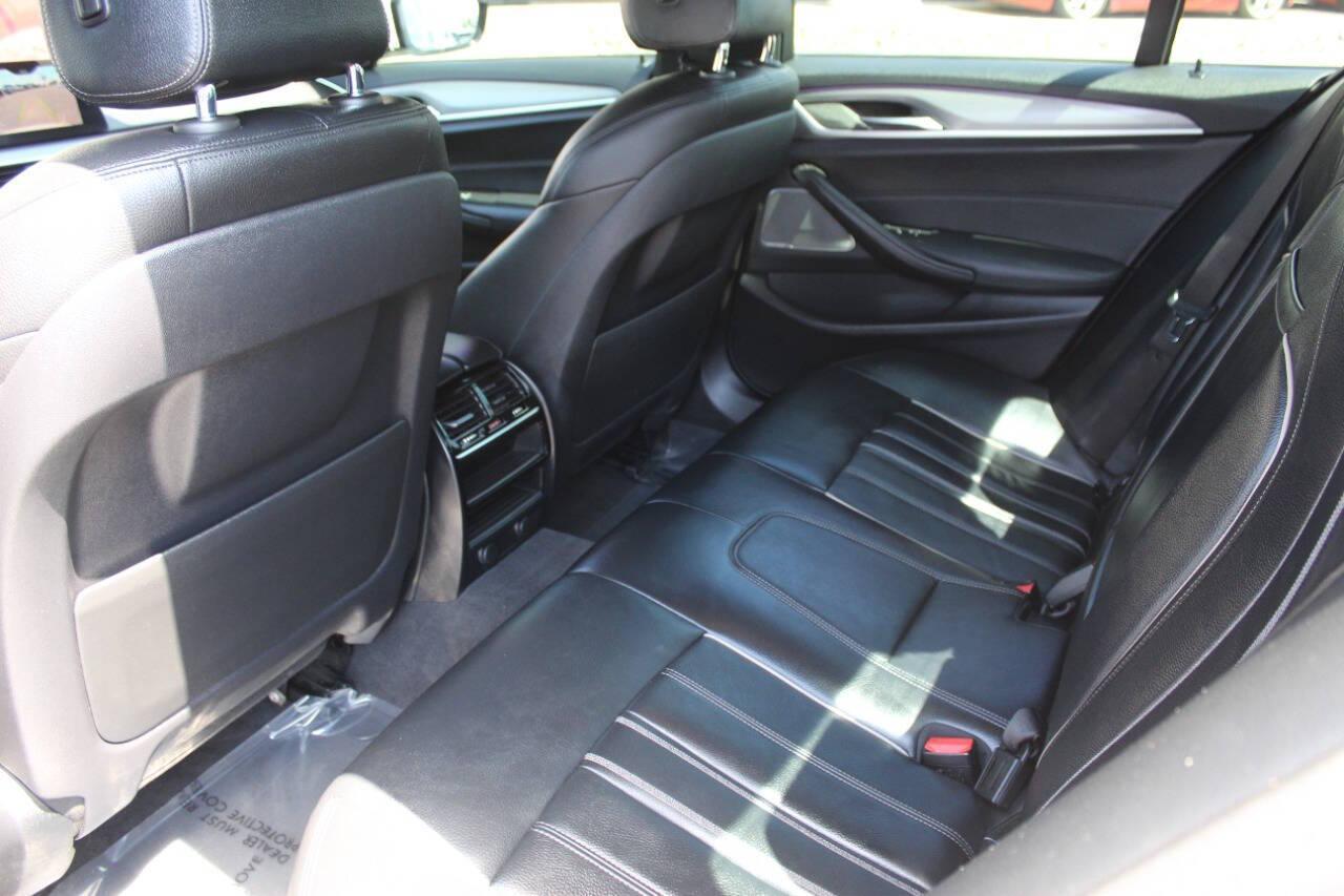 2019 White BMW 5 Series 530e iPerformance (WBAJA9C58KB) with an 2.0L I4 Turbocharger 2.0L I4 engine, Automatic 8-Speed transmission, located at 4301 NW 39th , Oklahoma City, OK, 73112, (405) 949-5600, 35.512135, -97.598671 - NO DRIVERS LICENCE -NO FULL COVERAGE INSURANCE - NO CREDIT CHECK. COME ON OVER TO SUPERSPORTS, TAKE A LOOK AND TEST DRIVE. PLEASE GIVE US A CALL AT (405) 949-5600. NO LICENCIA DE CONDUCIR - NO SEGURO DE COBERTURA TOTAL - NO VERIFICACION DE CREDITO. VISITENOS EN SUPERSPORTS, MIRE NUESTRO - Photo#12