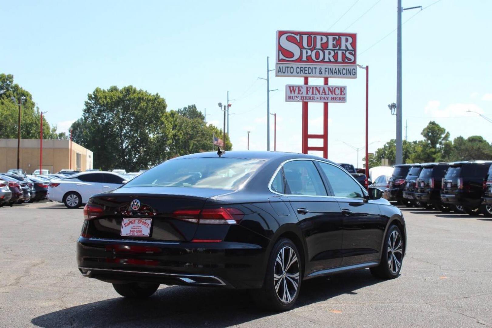2021 Black Volkswagen Passat SE (1VWSA7A35MC) with an 2.0L L4 DOHC 16V engine, 6A transmission, located at 4301 NW 39th , Oklahoma City, OK, 73112, (405) 949-5600, 35.512135, -97.598671 - Photo#3